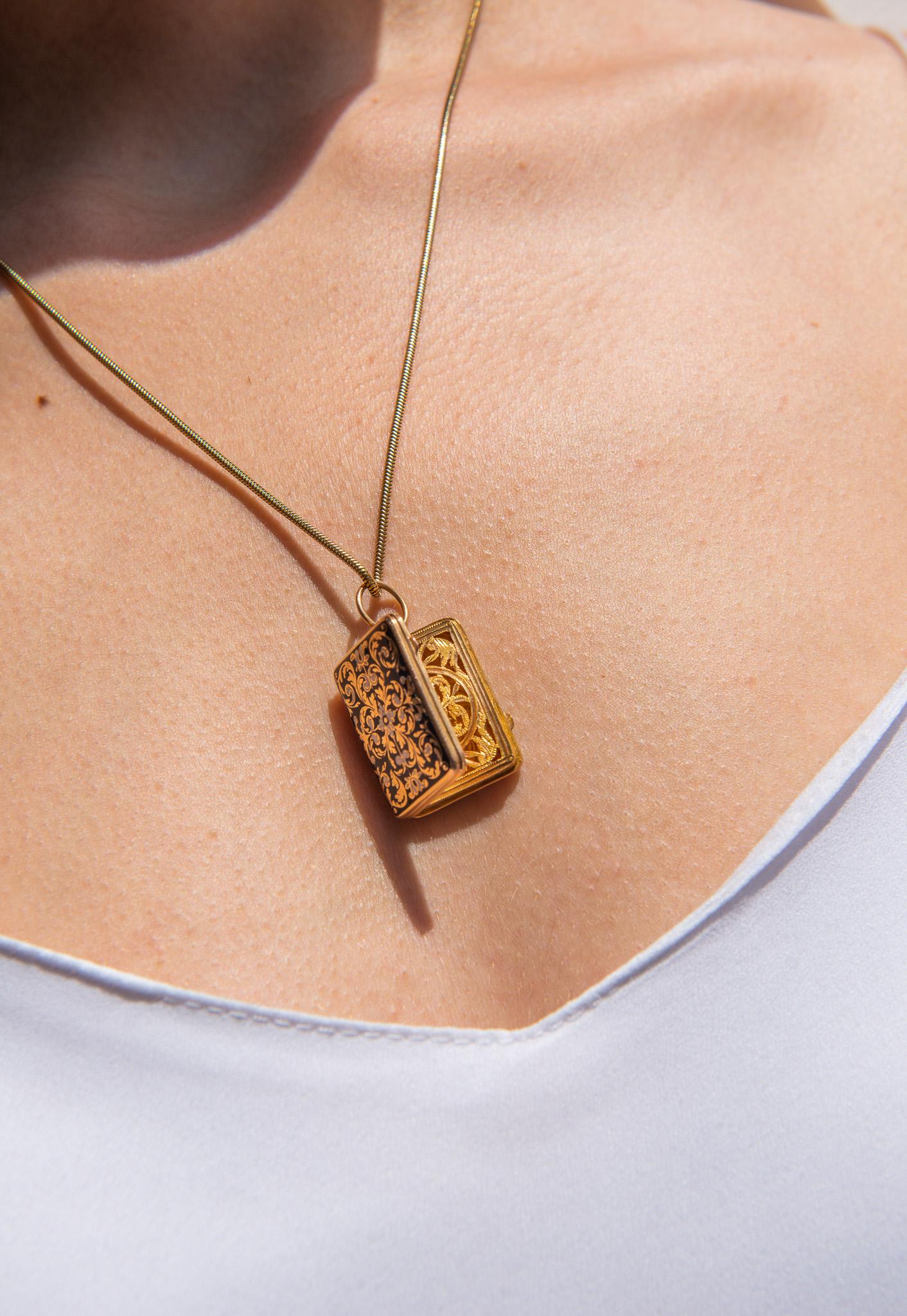 Gold and Enamel French Vinaigrette Pendant 1