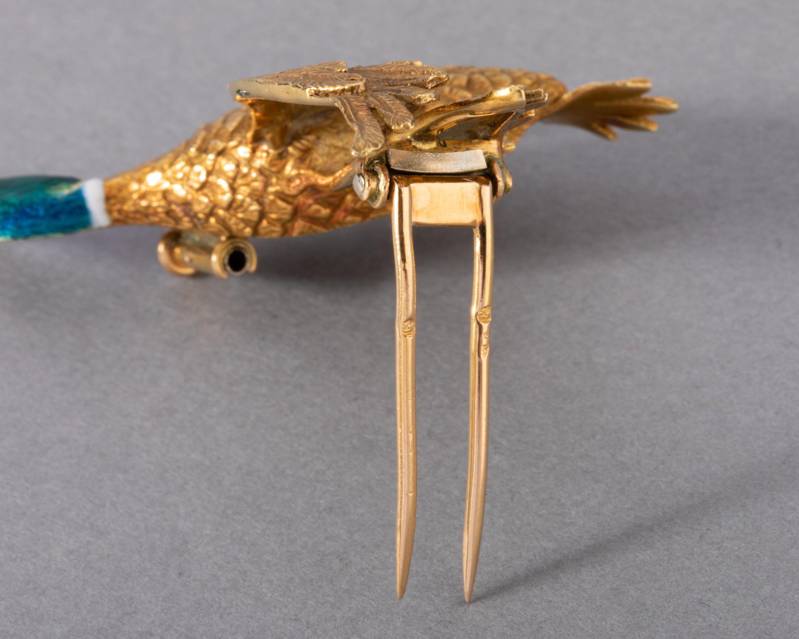 Broche oiseau Mellerio en or et émail 8