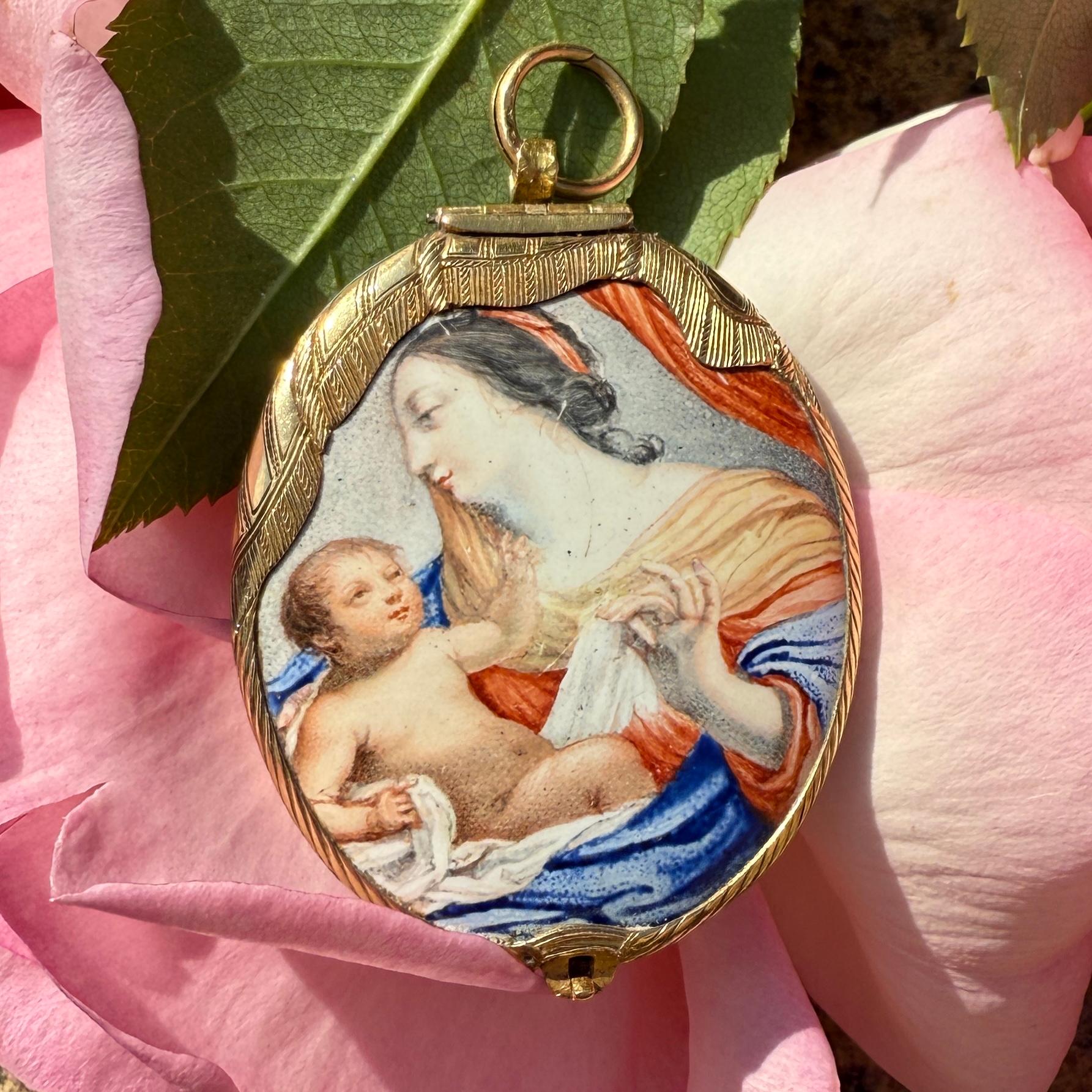 Gold and Enamel Pendant Depicting the Virgin and Child. French, 17th century For Sale 6