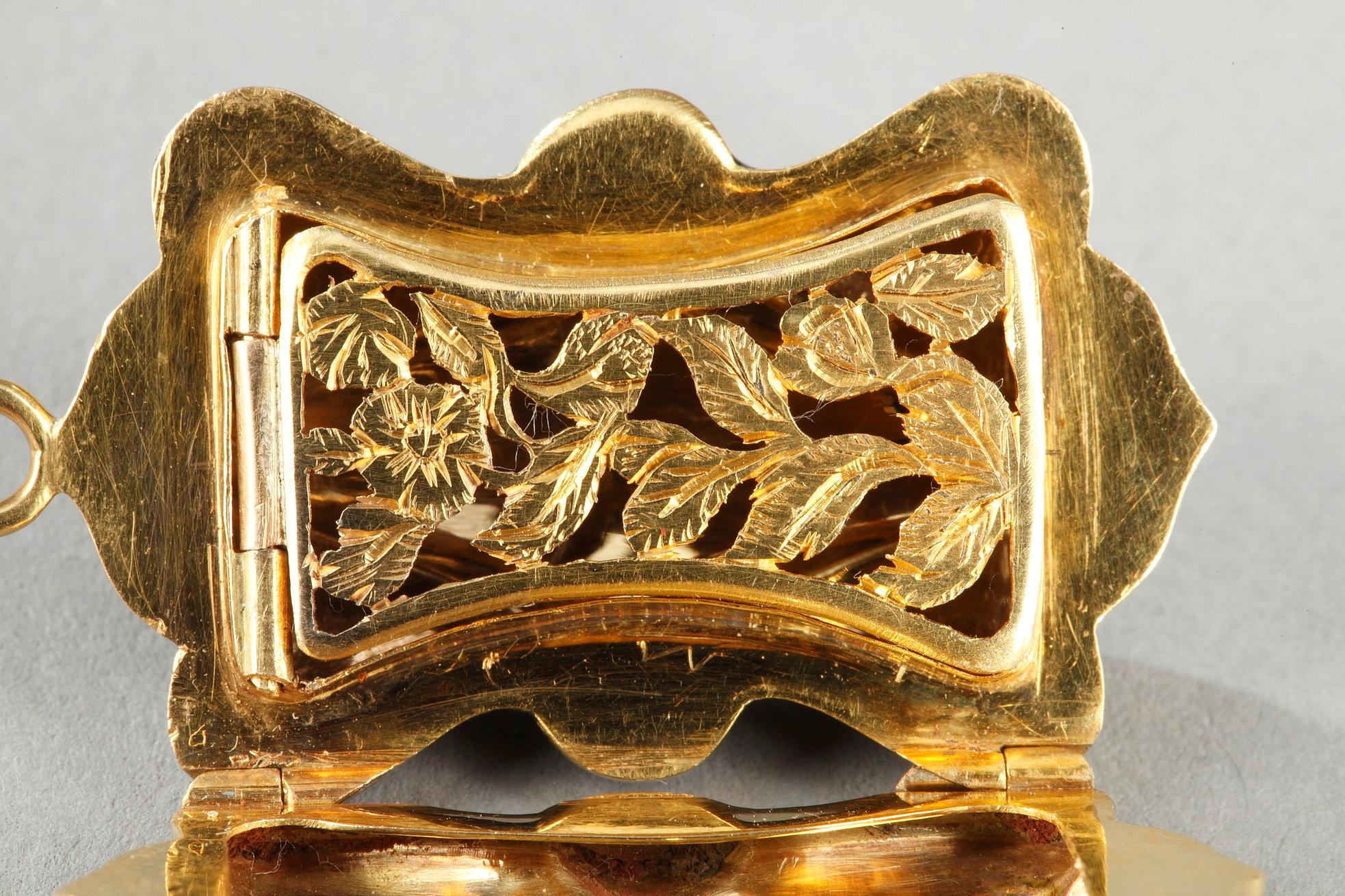 Gold and Enamel Vinaigrette, Mid-19th Century Work For Sale 2