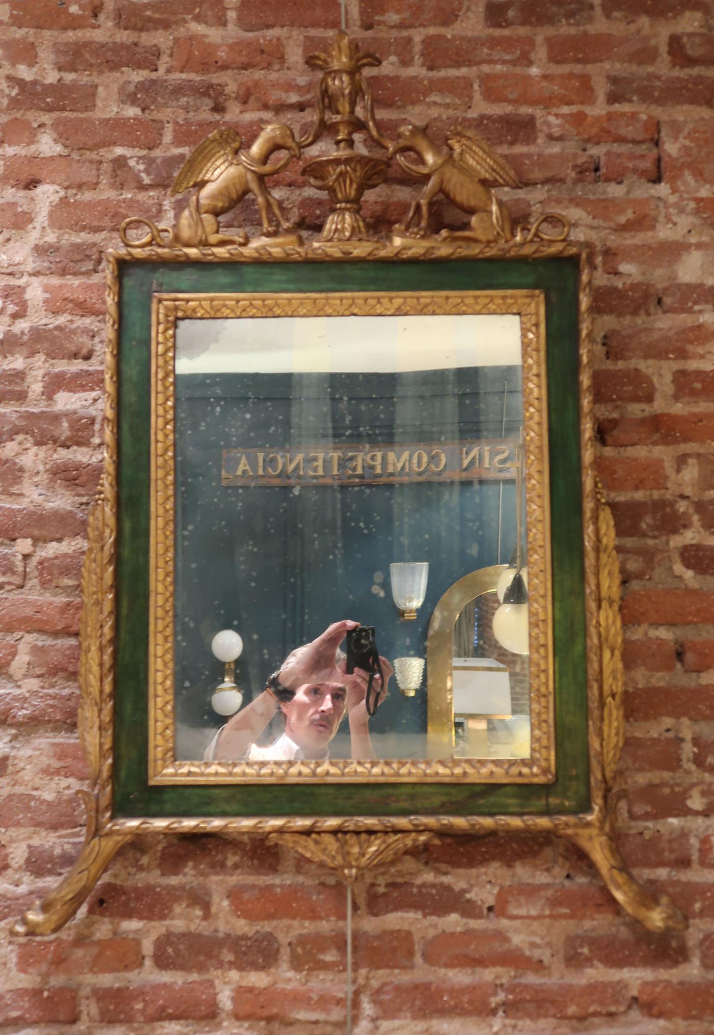 Gold and Green Carved Wood Italian Wall Mirror, 19th Century In Good Condition For Sale In Madrid, ES
