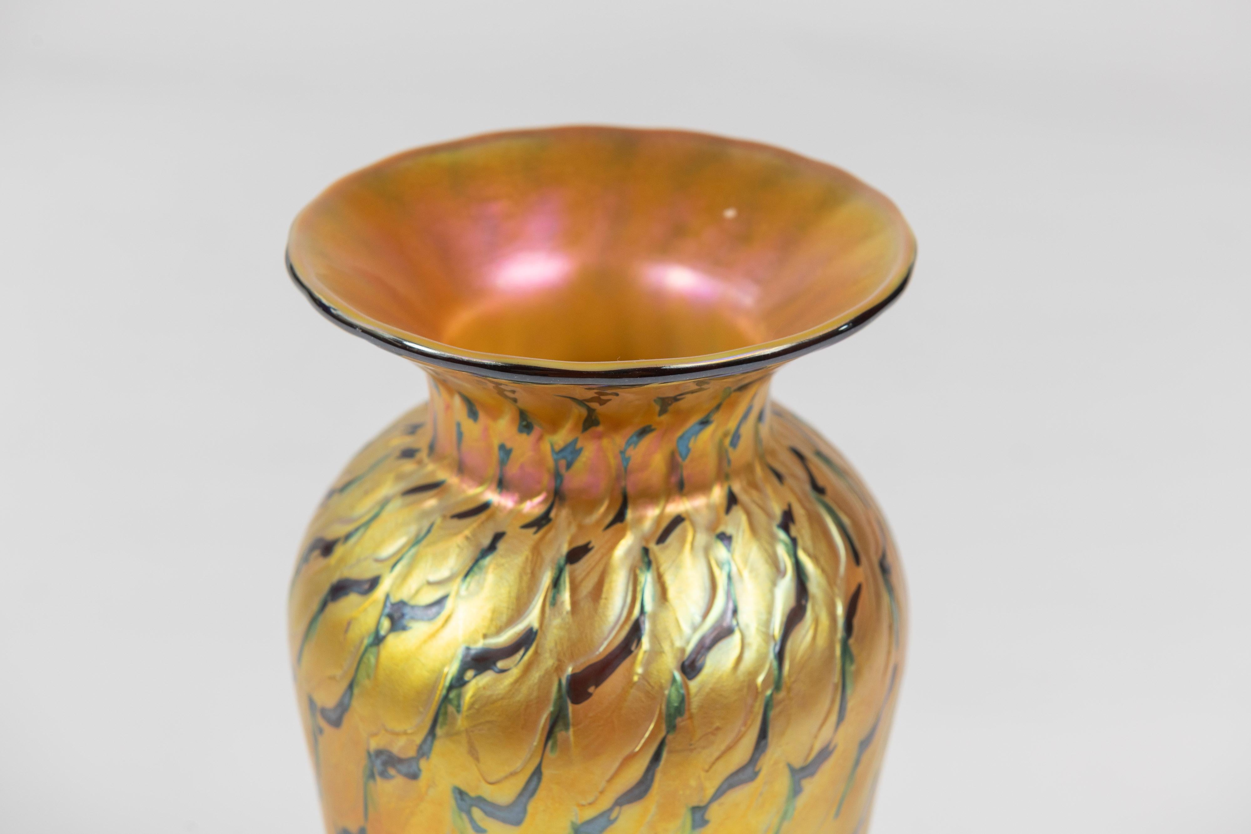 American Gold and Green Iridescent Art Glass Vase, Lundberg Studios of California, Signed For Sale