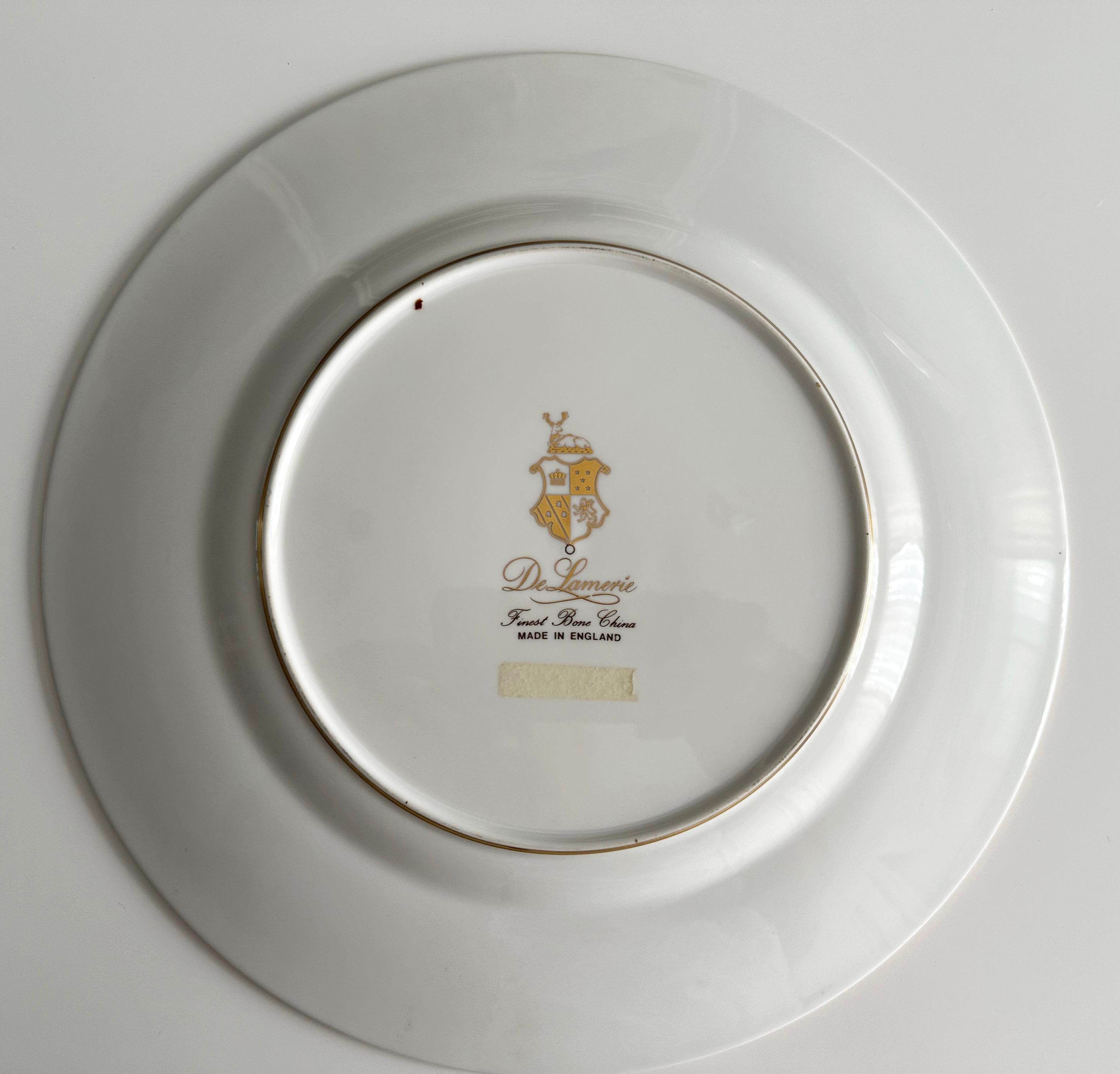 Plato decorativo dorado y verde de estilo barroco de De Lamerie en Excelente estado para la venta en Hong Kong, HK