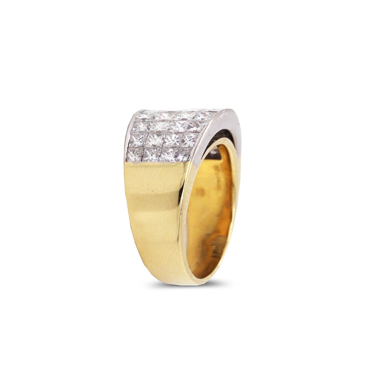 Ring aus Gold mit unsichtbar gefasstem Diamanten im Prinzessinnenschliff (Carréschliff)