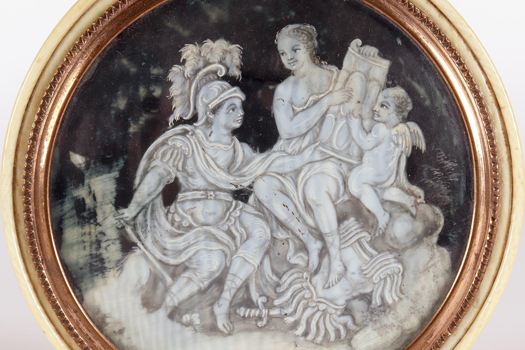 Francese Tabacchiera in oro e avorio raffigurante Marli, Venere e Cupido, Francia 1750. in vendita