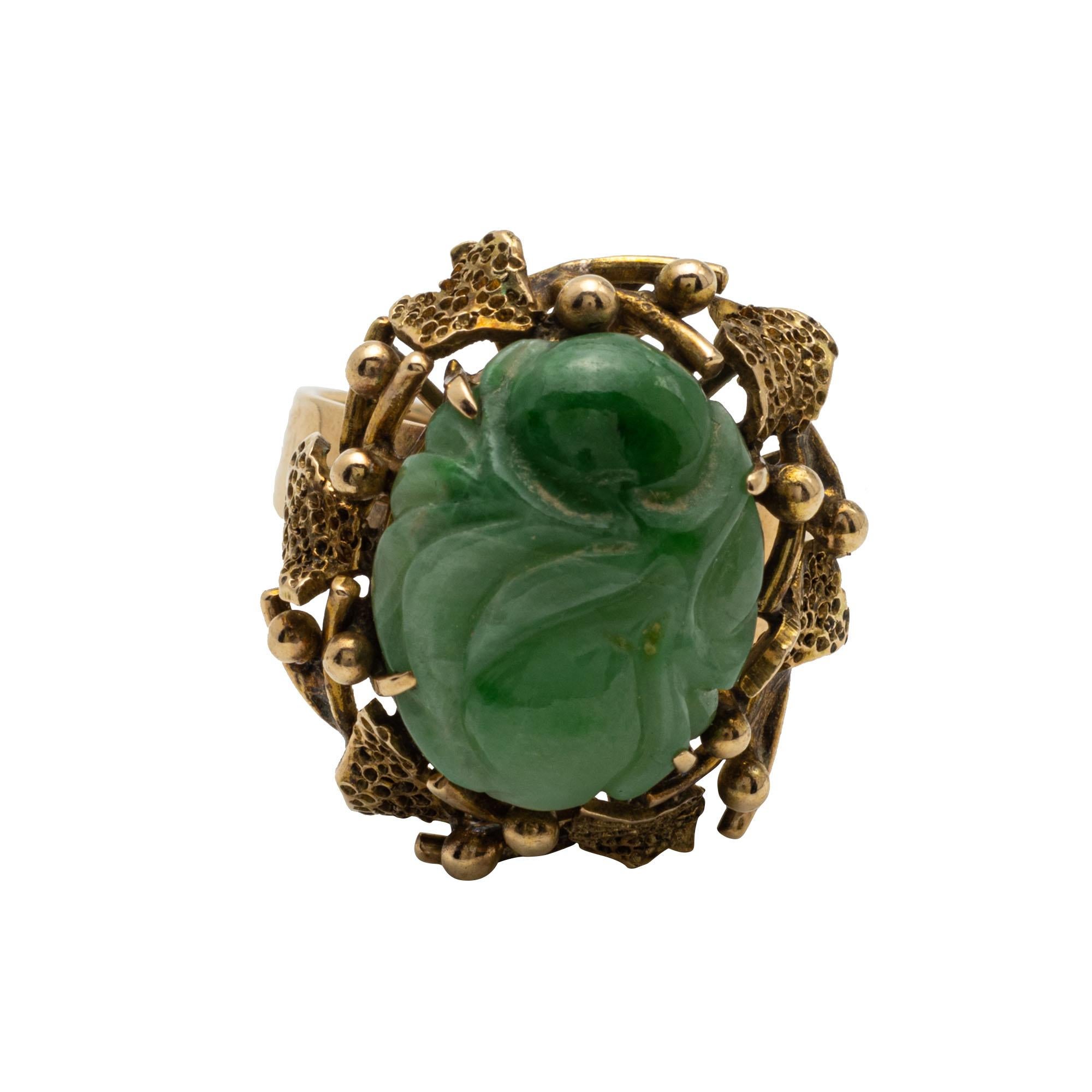 Round Cut Gold and Jade Ring For Sale
