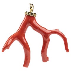 Gold and Mediterranean Coral Horn Pendant