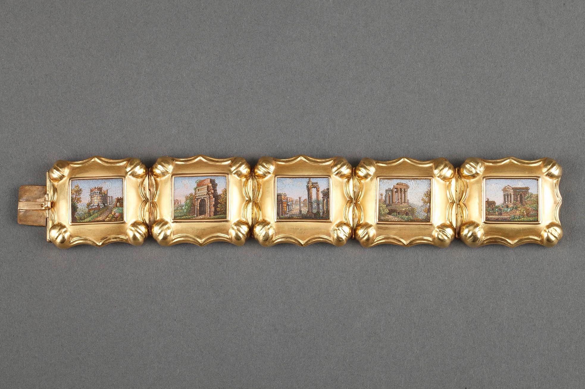 Neoclassical Gold and Micromosaic Bracelet, First Half of the 19th Century Work For Sale