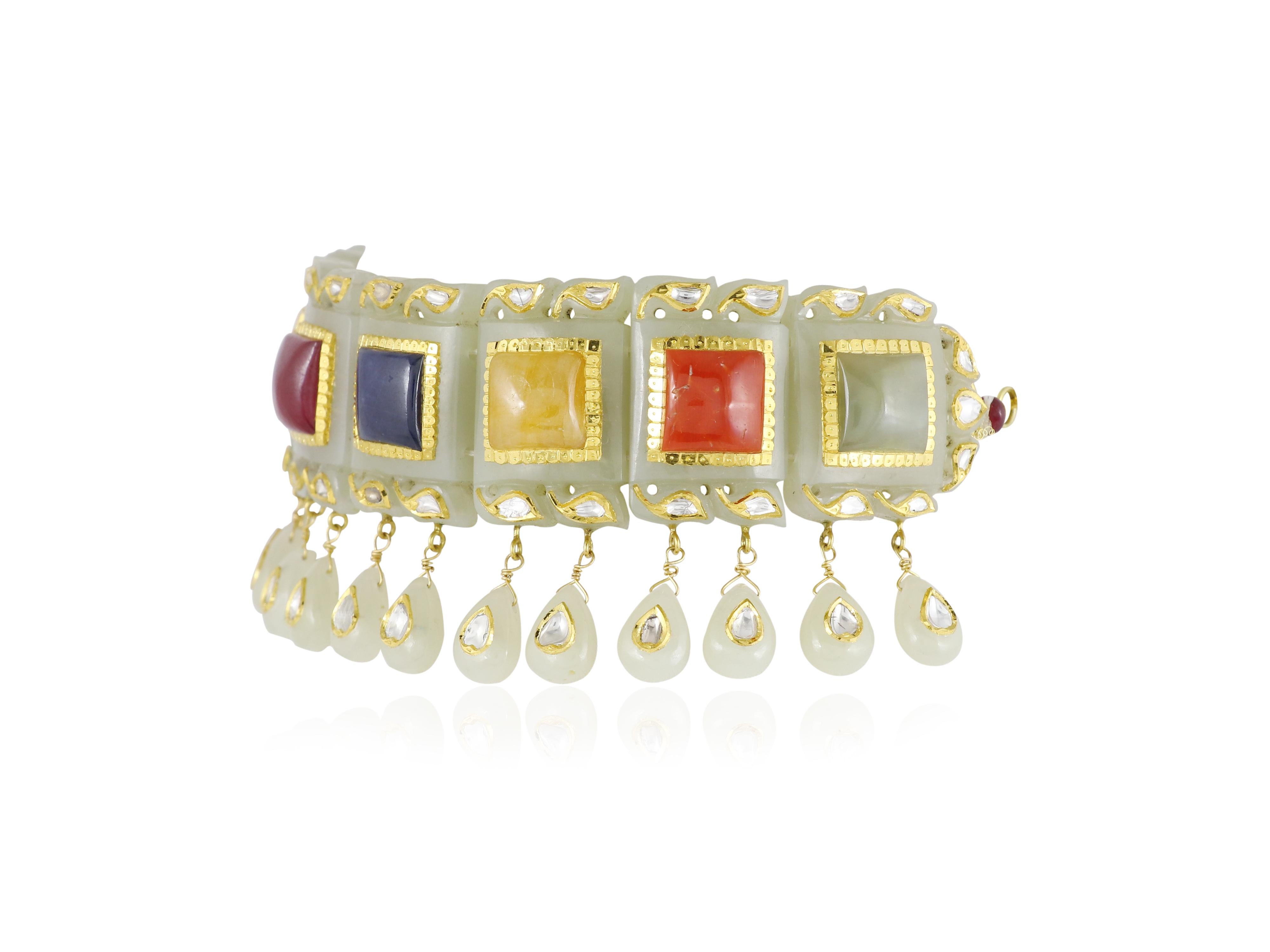 Gold and Nine Gem set Carved Jade Navratna Maharaj choker necklace In New Condition For Sale In Bangkok,, TH