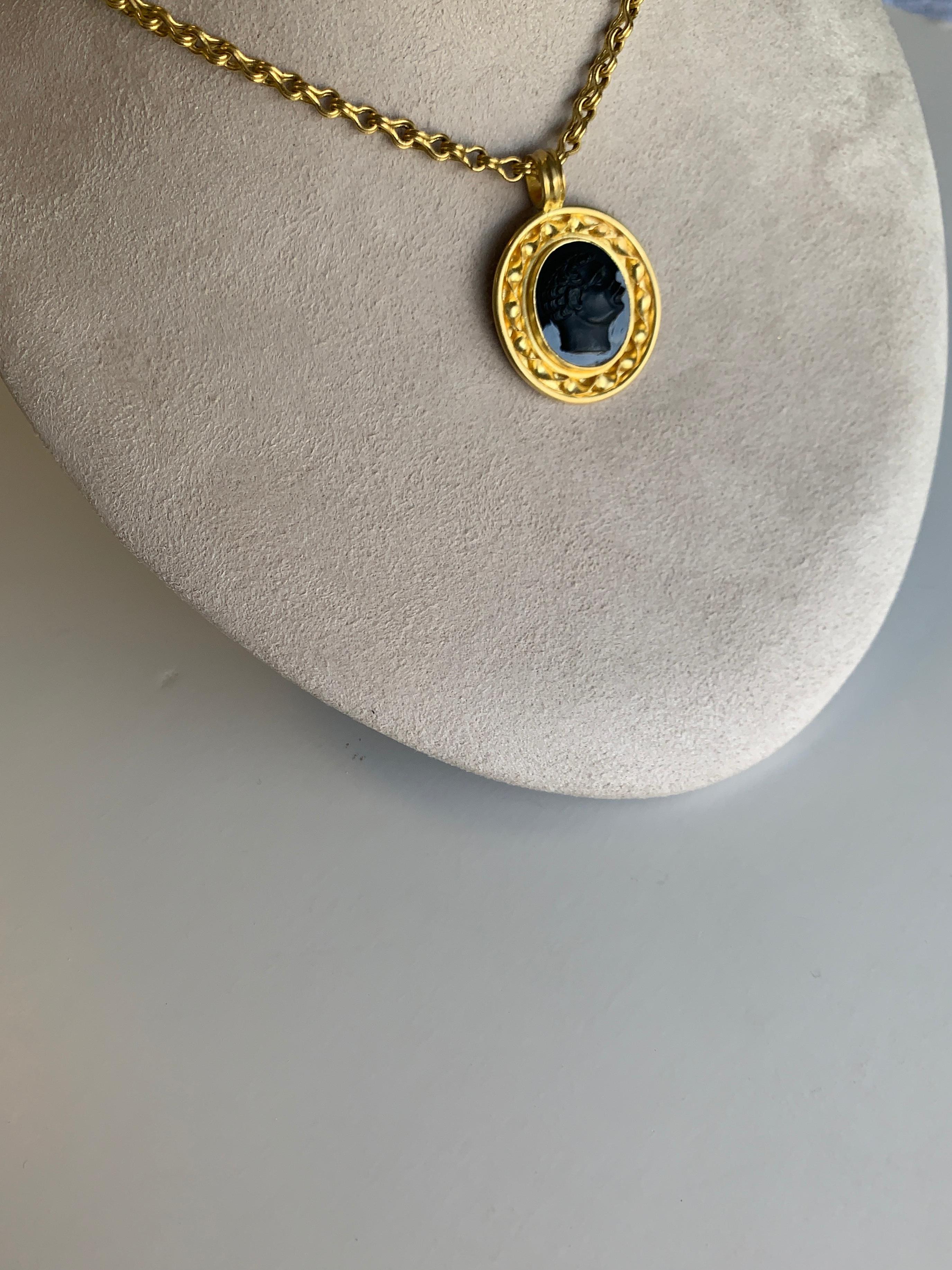 Classical Roman Gold and Onyx Cameo Pendant For Sale