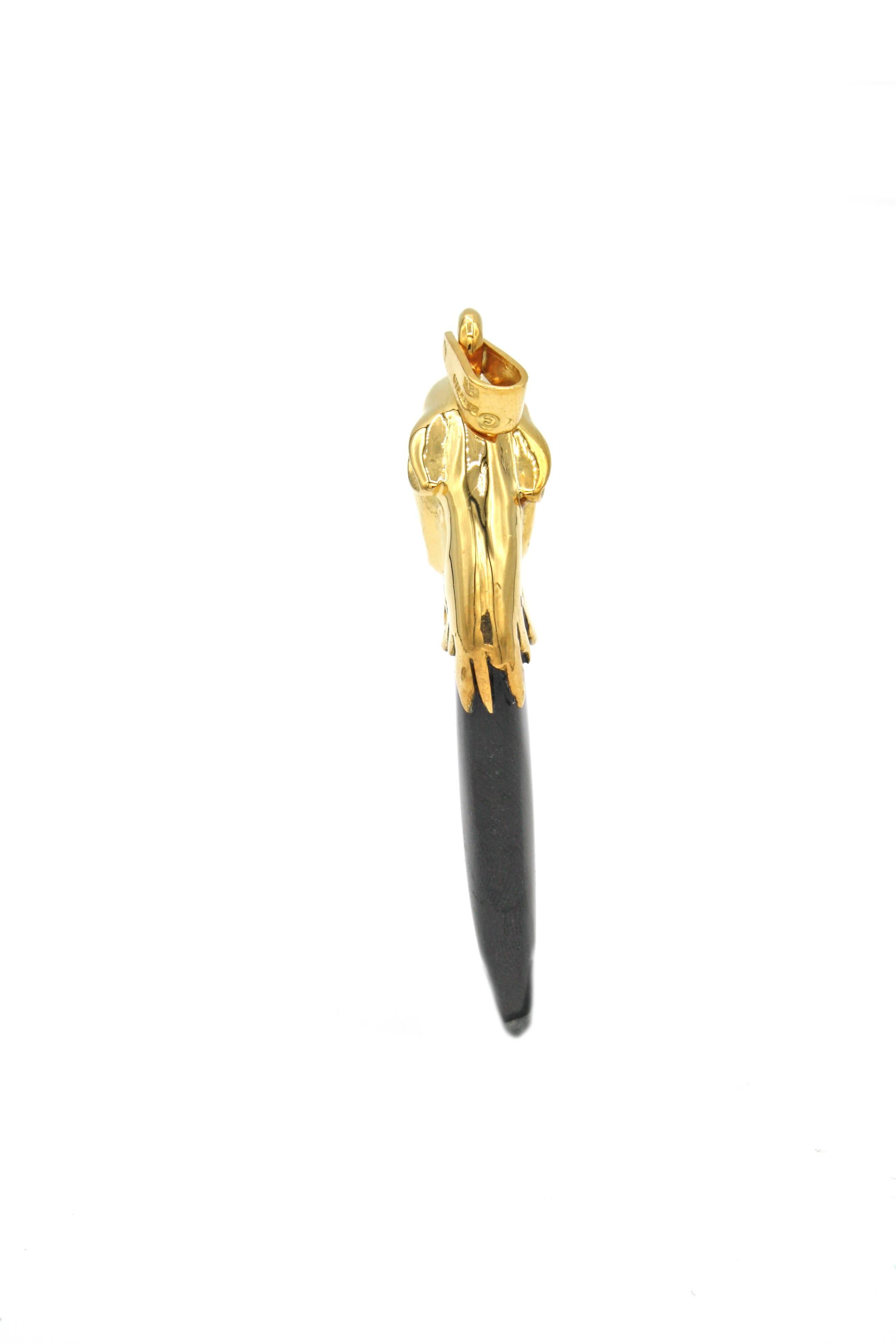 Gold and Onyx Jaguar Pendant In New Condition For Sale In New York, NY
