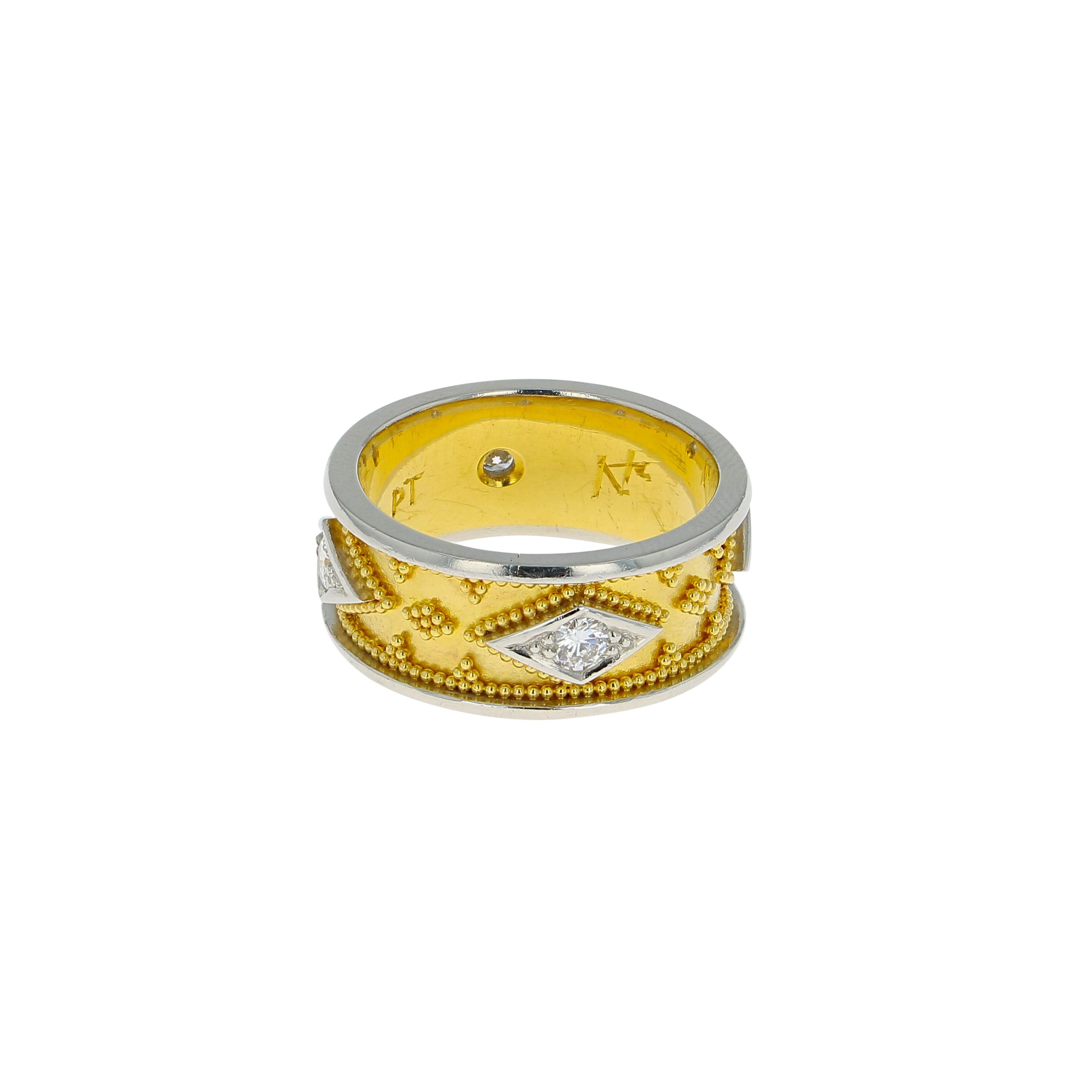 Taglio misto Gold and Platinum Band Ring with Diamonds in vendita