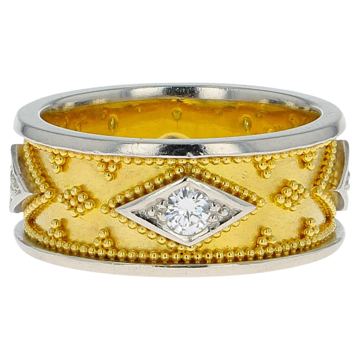 Gold and Platinum Band Ring with Diamonds in vendita