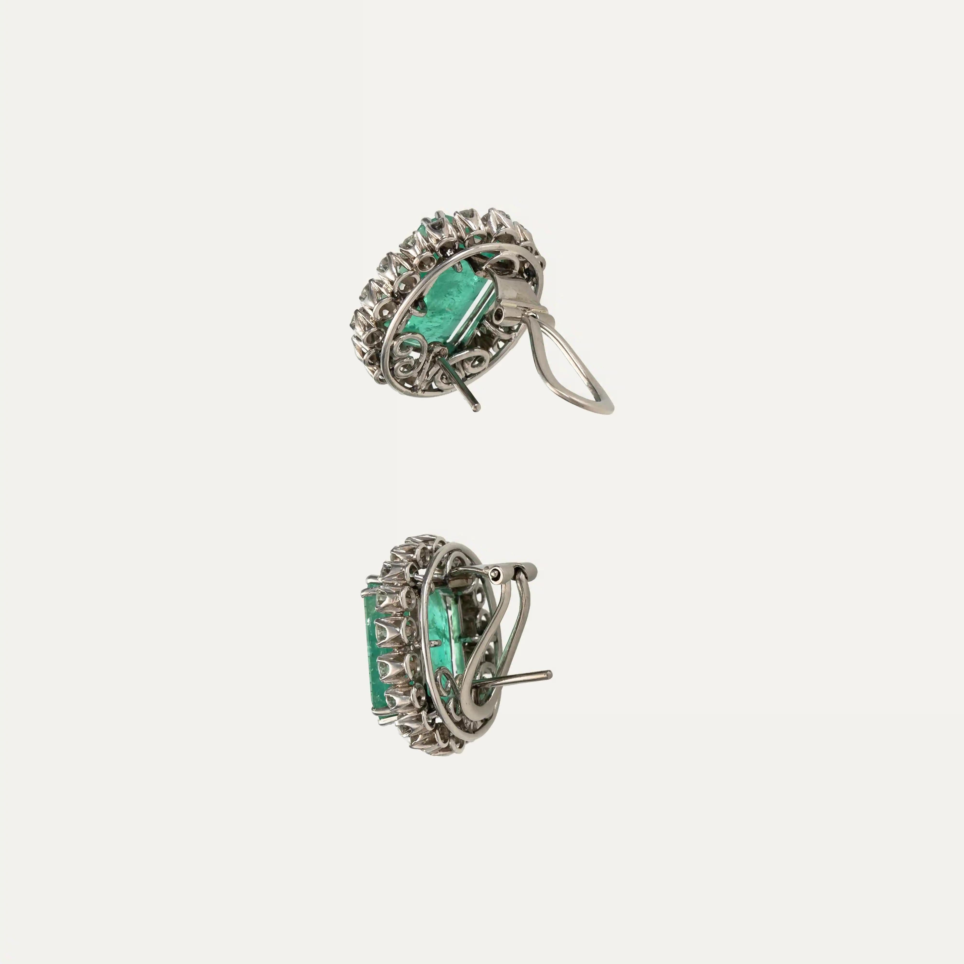 Taglio brillante Gold and platinum earrings with emeralds and brilliants