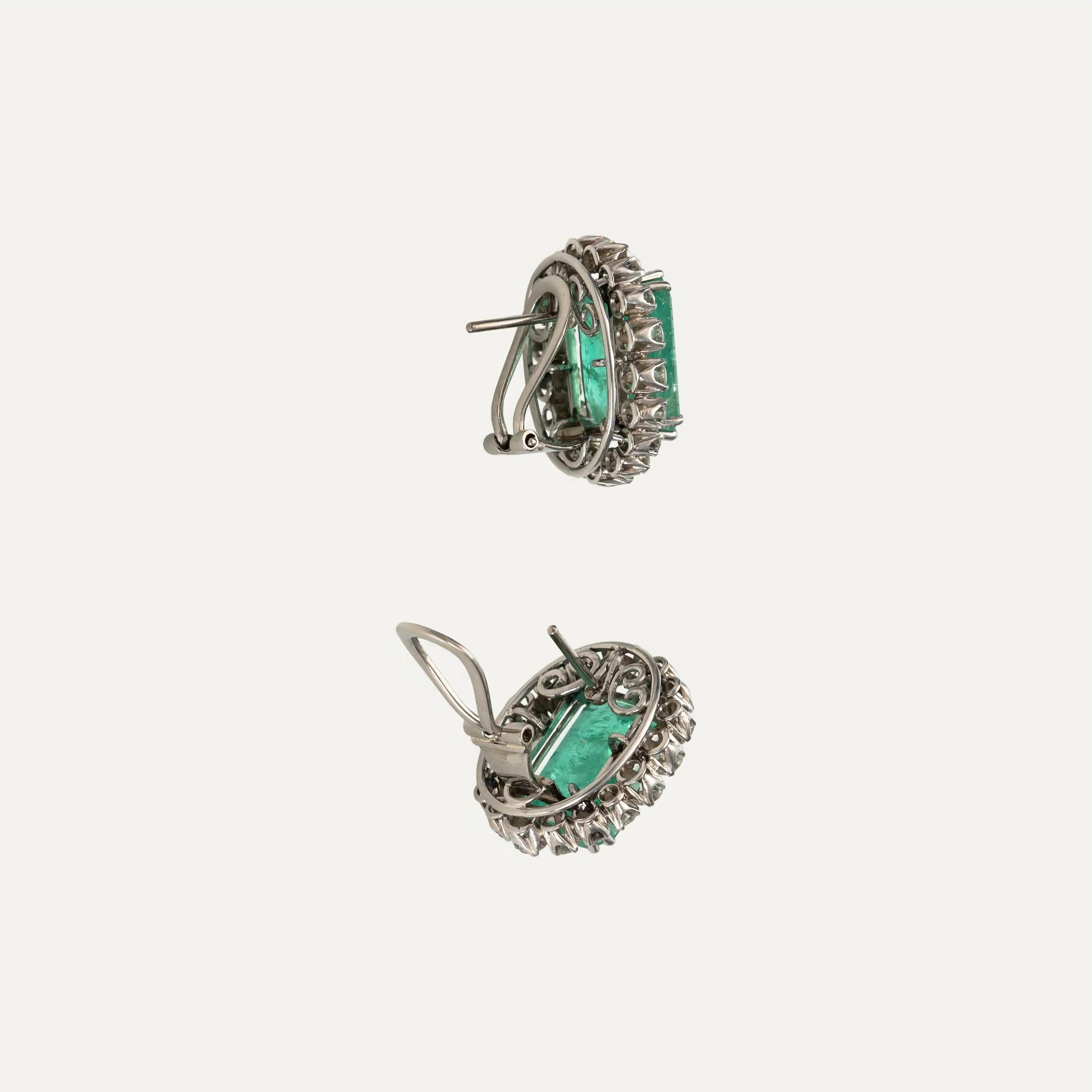 Donna Gold and platinum earrings with emeralds and brilliants
