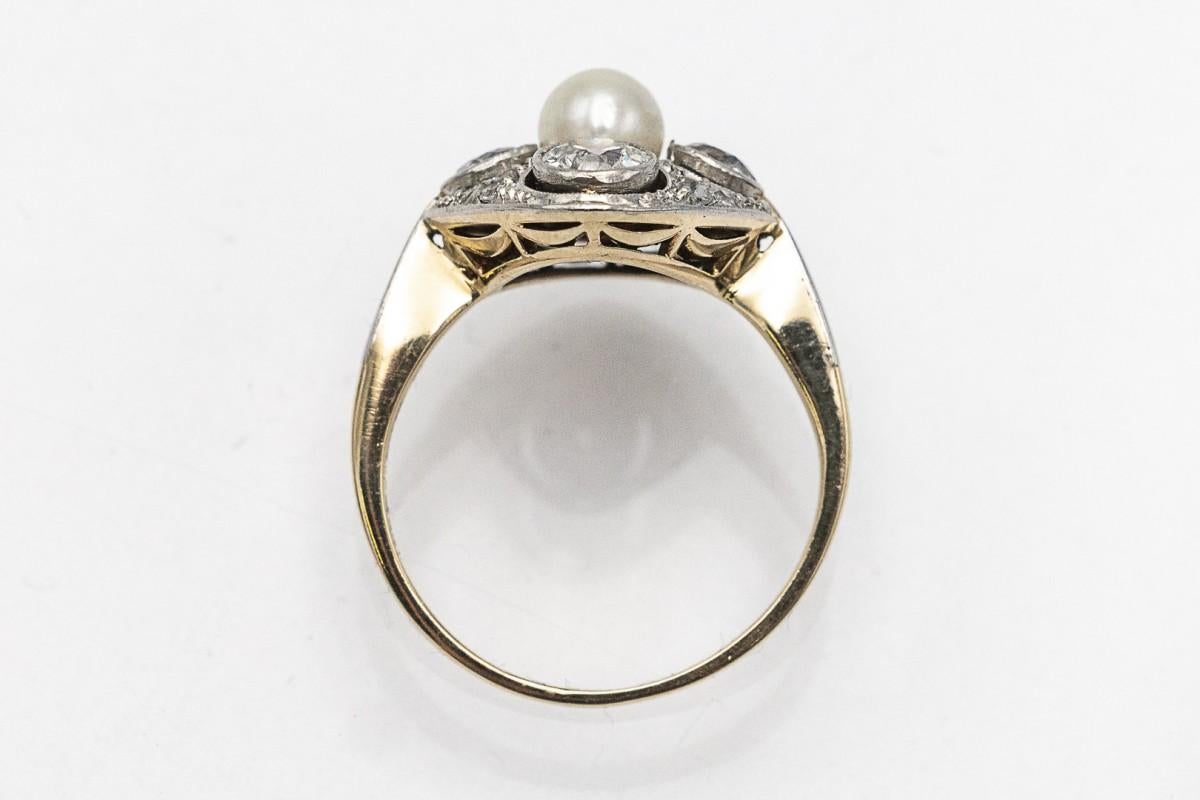 Gold and platinum ring with diamonds and a cultured pearl, circa 1920 en vente 2