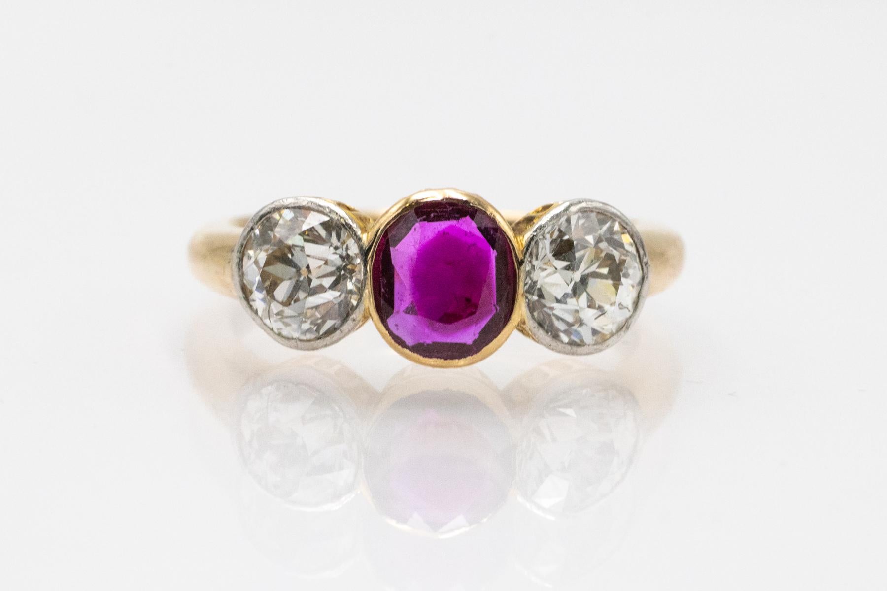 Donna Anello in oro e platino con rubino e diamanti taglio brillante 1,80ct in vendita