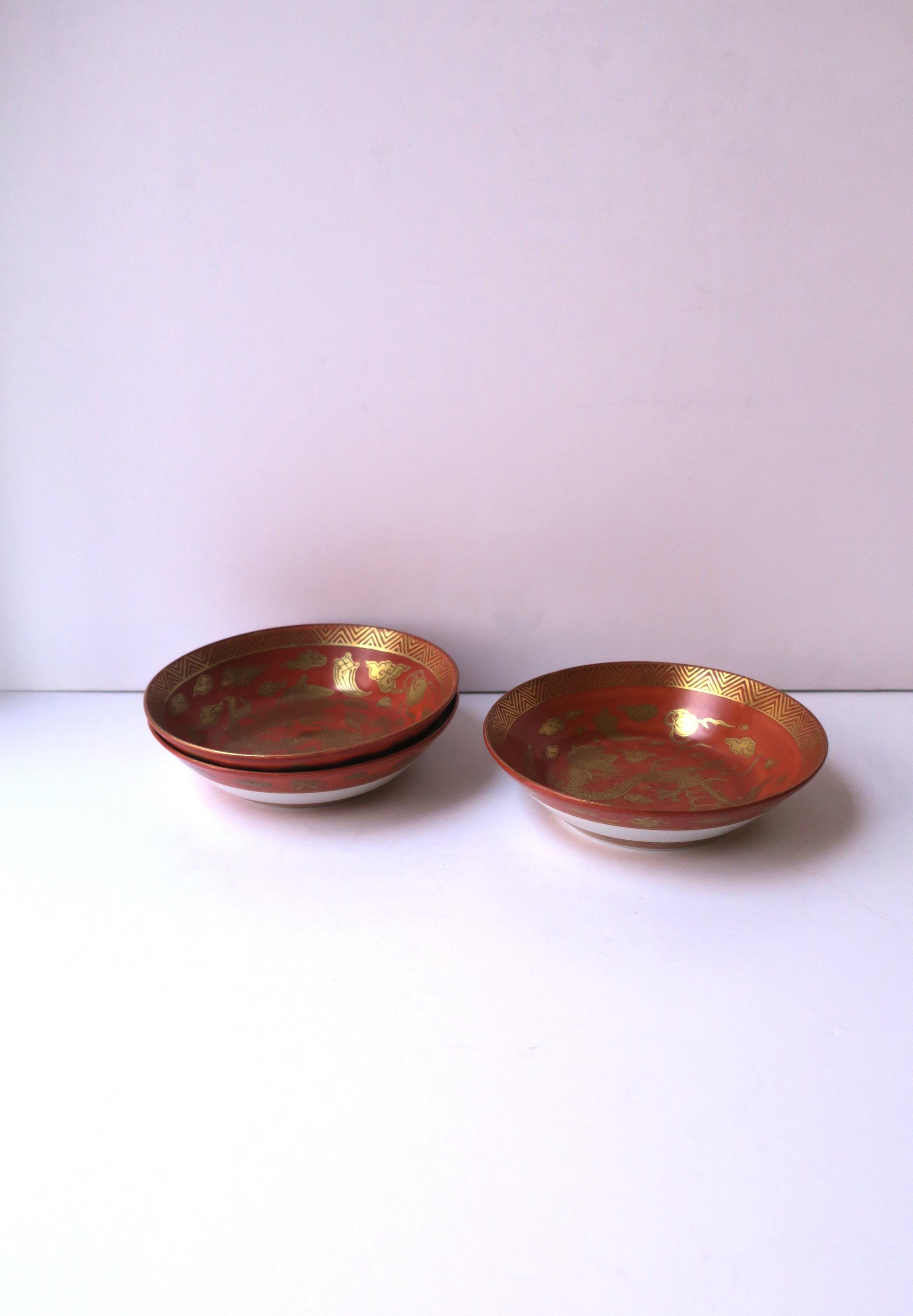 Gold and Red Finger or Nut Bowls with Dragon Design, Set of 3 For Sale 4