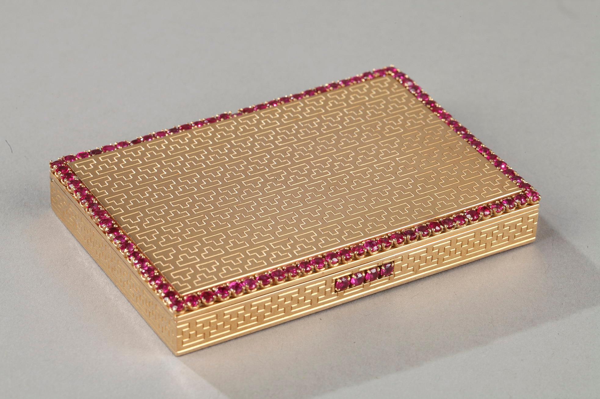 Taille française Compact en or et rubis, Art déco en vente