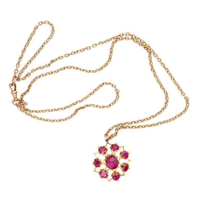Gold and Ruby Pendant Necklace In Excellent Condition For Sale In New York, US
