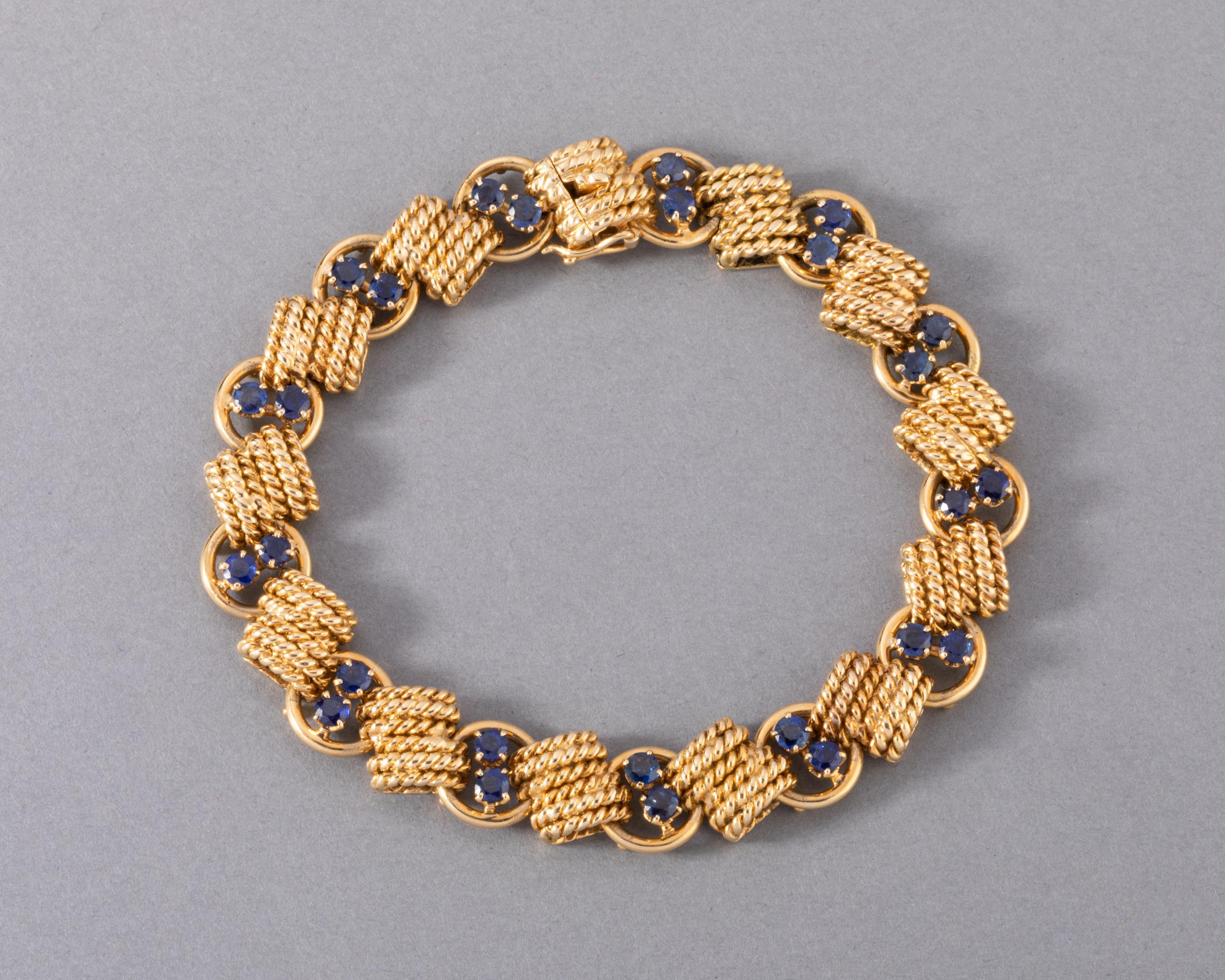 Women's Gold and Sapphires Van Cleef & Arpels Vintage Bracelet For Sale