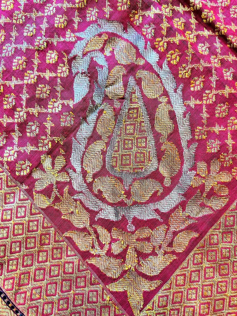 Chal fichu de seda brocada en oro y plata - Benarés Varanasi India Siglo XIX en Bueno Estado en Toulon, FR