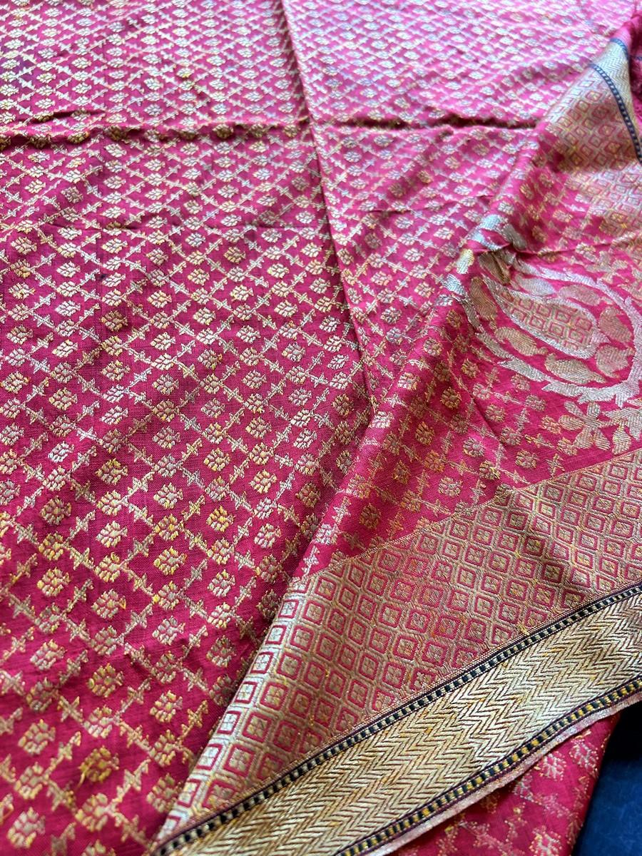 Femenino o masculino Chal fichu de seda brocada en oro y plata - Benarés Varanasi India Siglo XIX