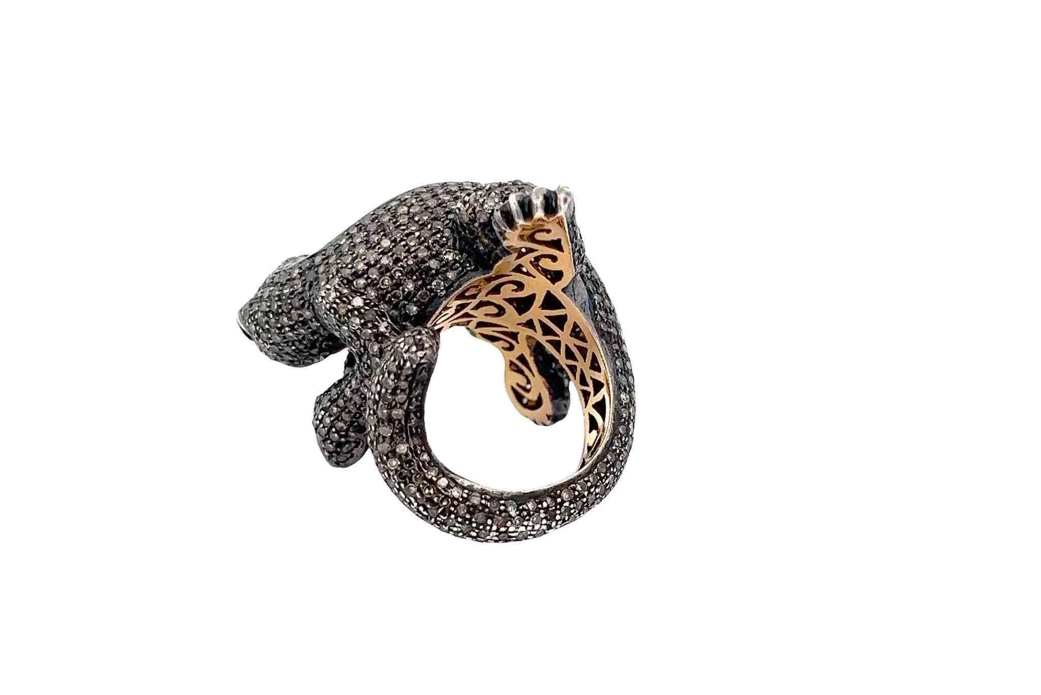 Women's or Men's Gold and silver chameleon ring with diamonds For Sale