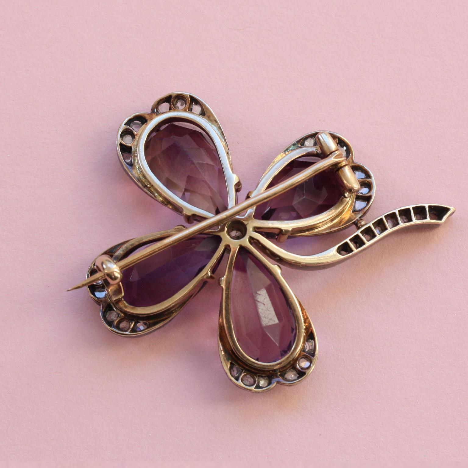 Gold and Silver Clover Four Brooch with Amethyst and Diamond In Excellent Condition In Amsterdam, NL