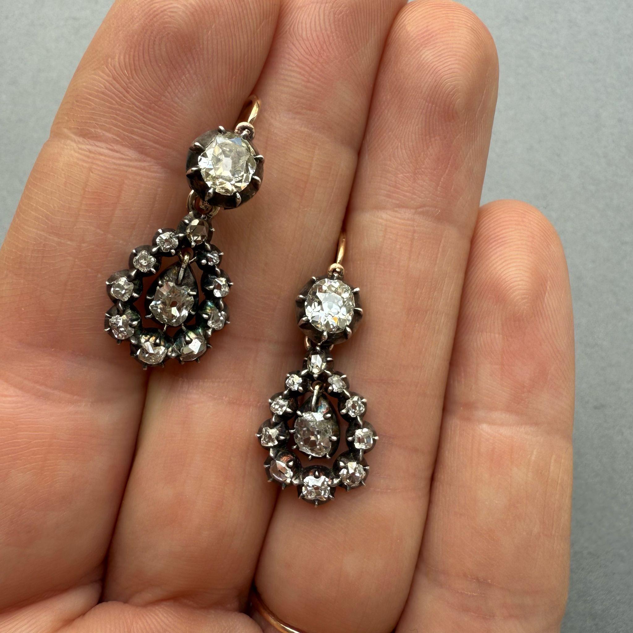 Gold and Silver Earrings with Diamonds In Excellent Condition For Sale In Amsterdam, NL