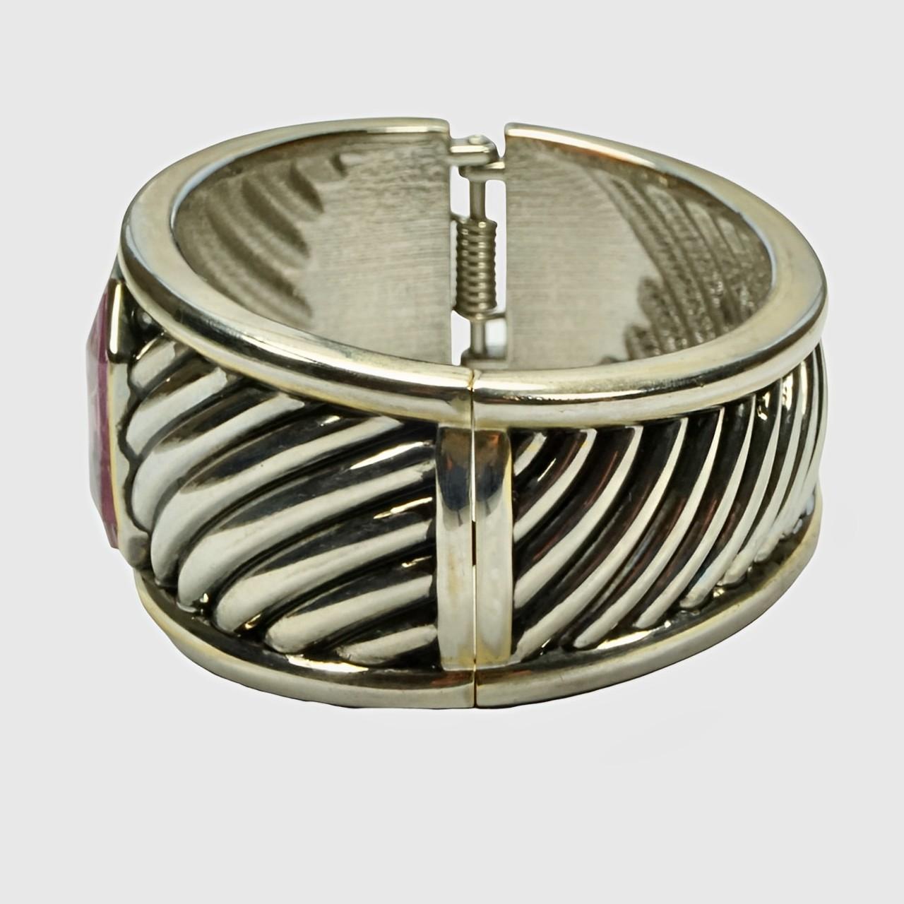 Bracciale con braccialetto a forma di braccialetto placcato in oro e argento con pietra di resina ametista pallida In condizioni buone in vendita a London, GB