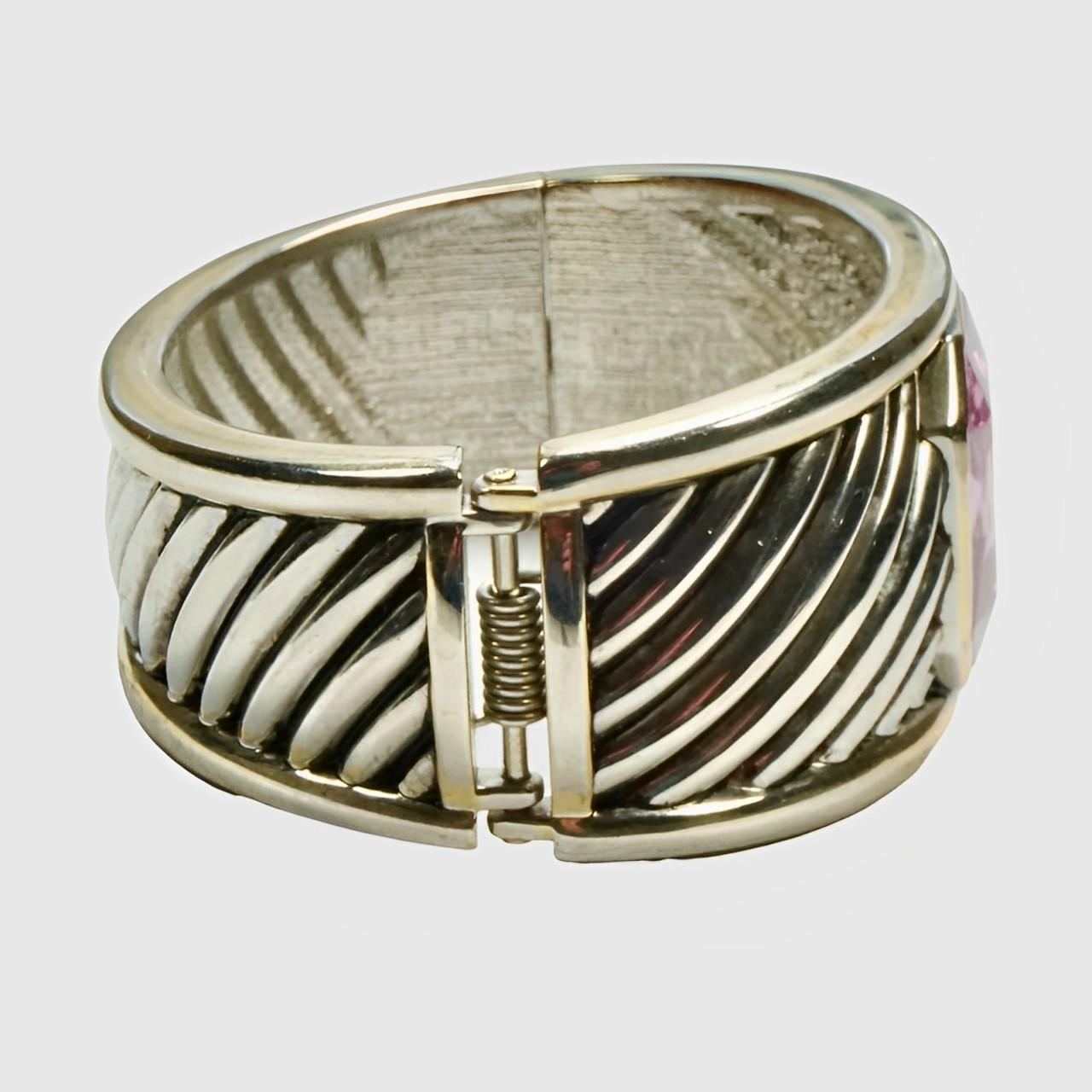 Bracciale con braccialetto a forma di braccialetto placcato in oro e argento con pietra di resina ametista pallida in vendita 1
