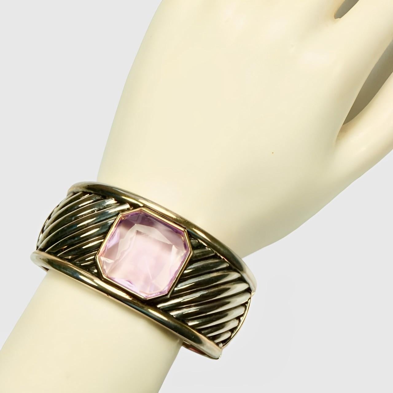 Bracciale con braccialetto a forma di braccialetto placcato in oro e argento con pietra di resina ametista pallida in vendita 3