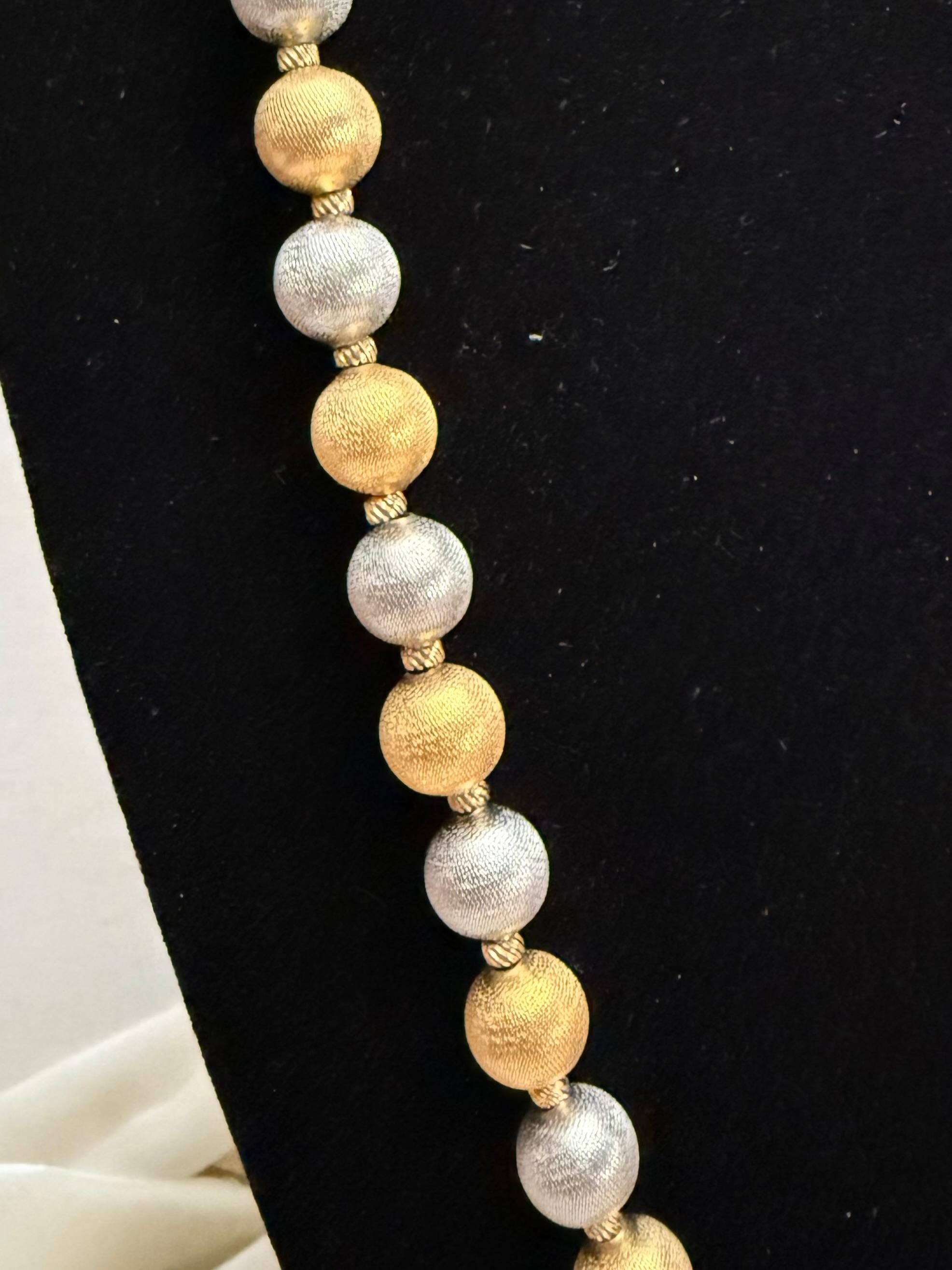 da uomo o donna Gold and silver vintage beads in vendita