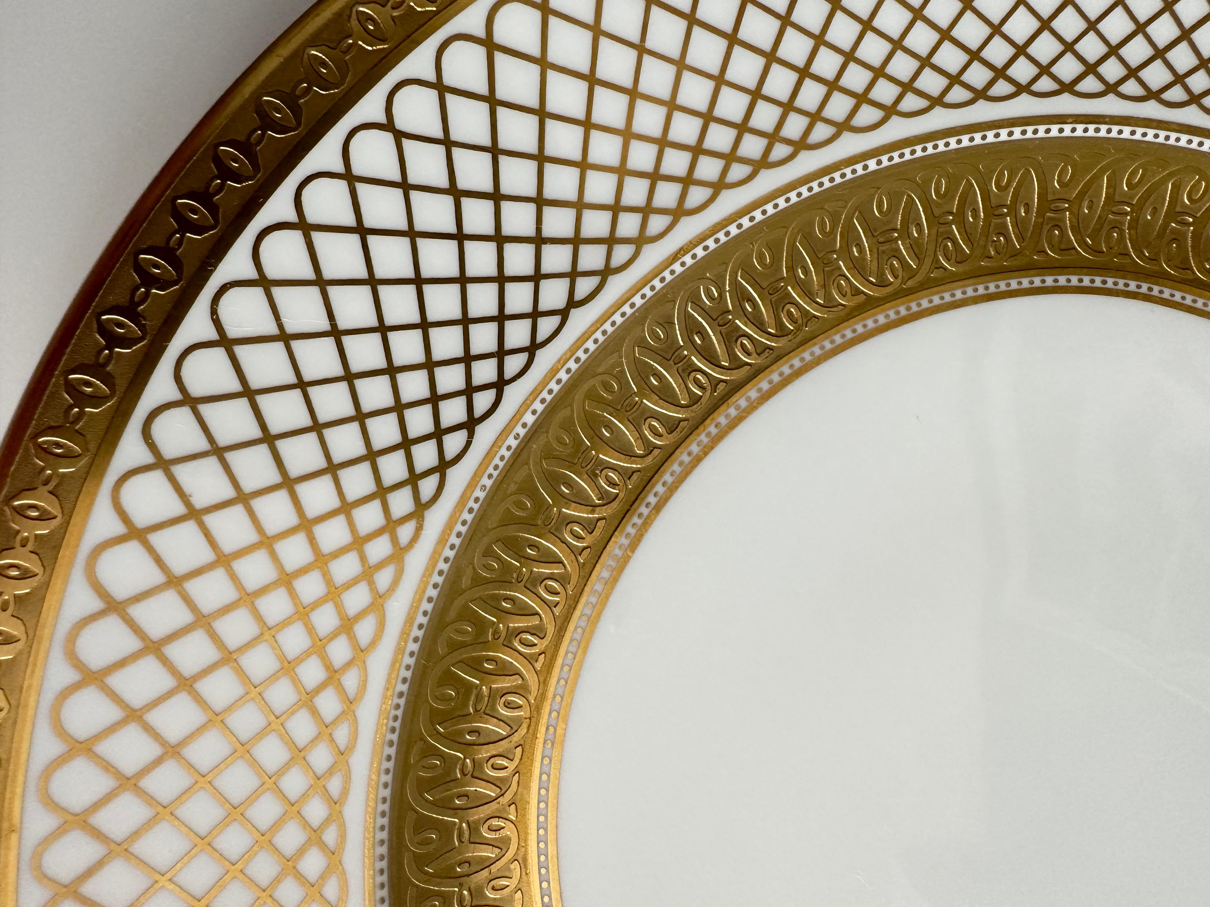 Baroque Gold and White Decorative Porcelain Plate in Barocco Style by De Lamerie For Sale