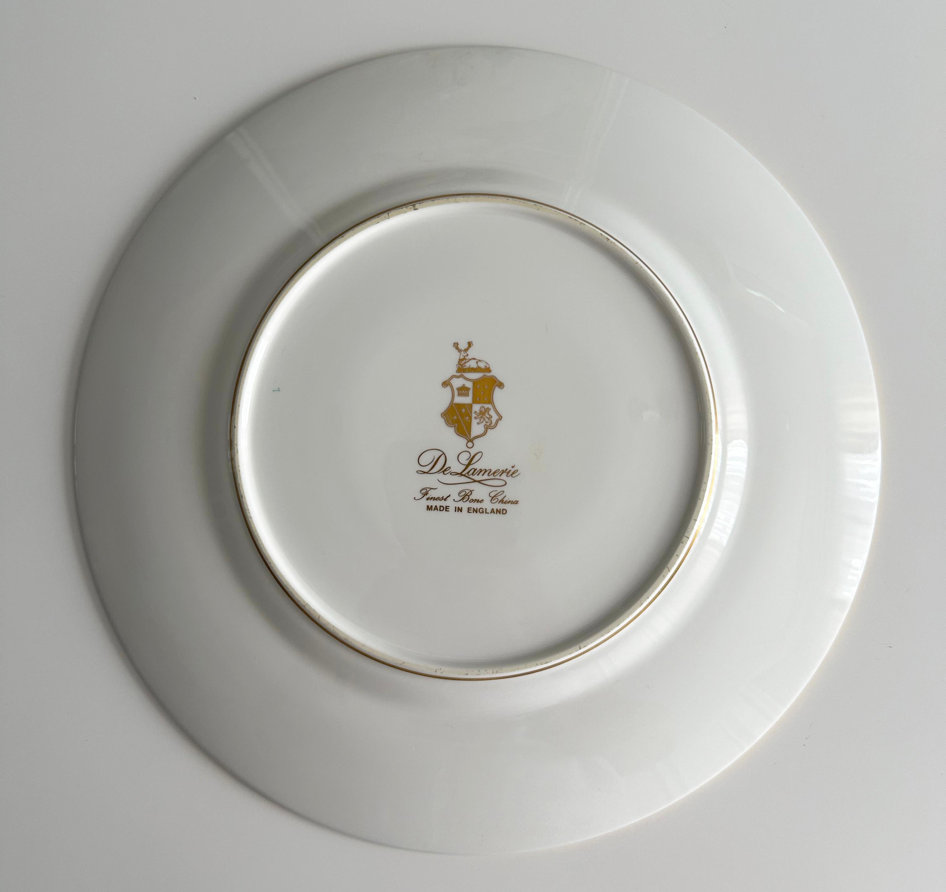 Gold and White Decorative Porcelain Plate in Barocco Style by De Lamerie For Sale 1