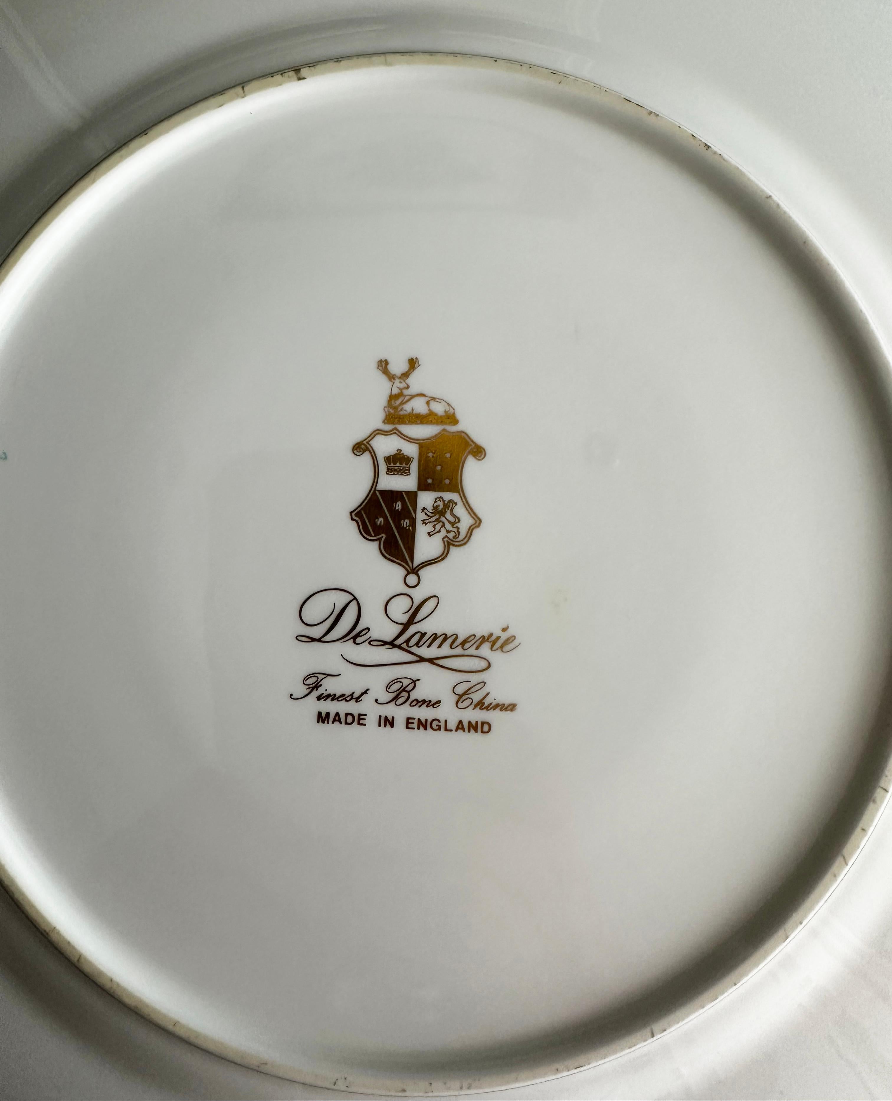 Gold and White Decorative Porcelain Plate in Barocco Style by De Lamerie For Sale 2