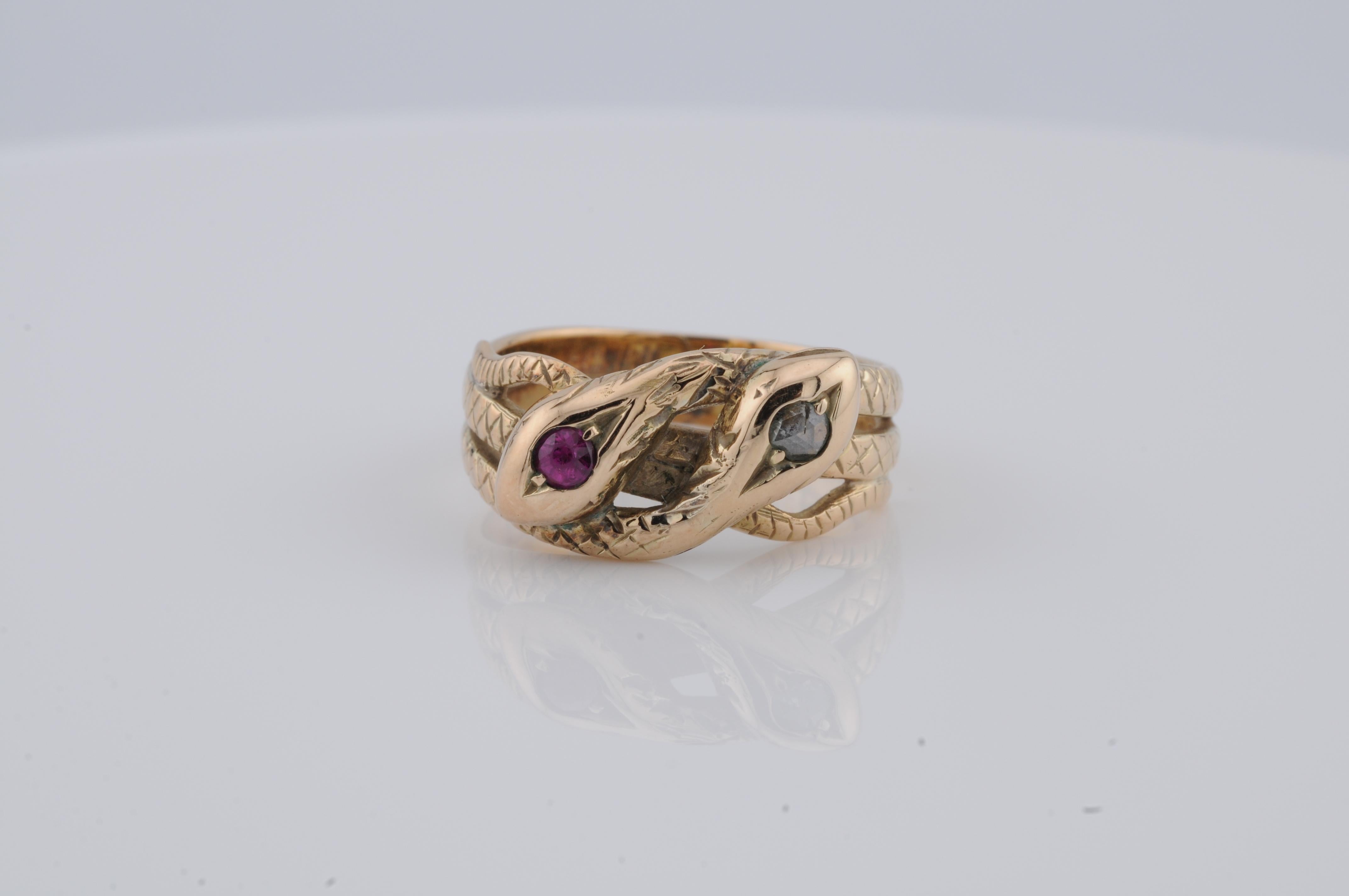 Mouvement esthétique Bague serpent Art nouveau en or antique en vente