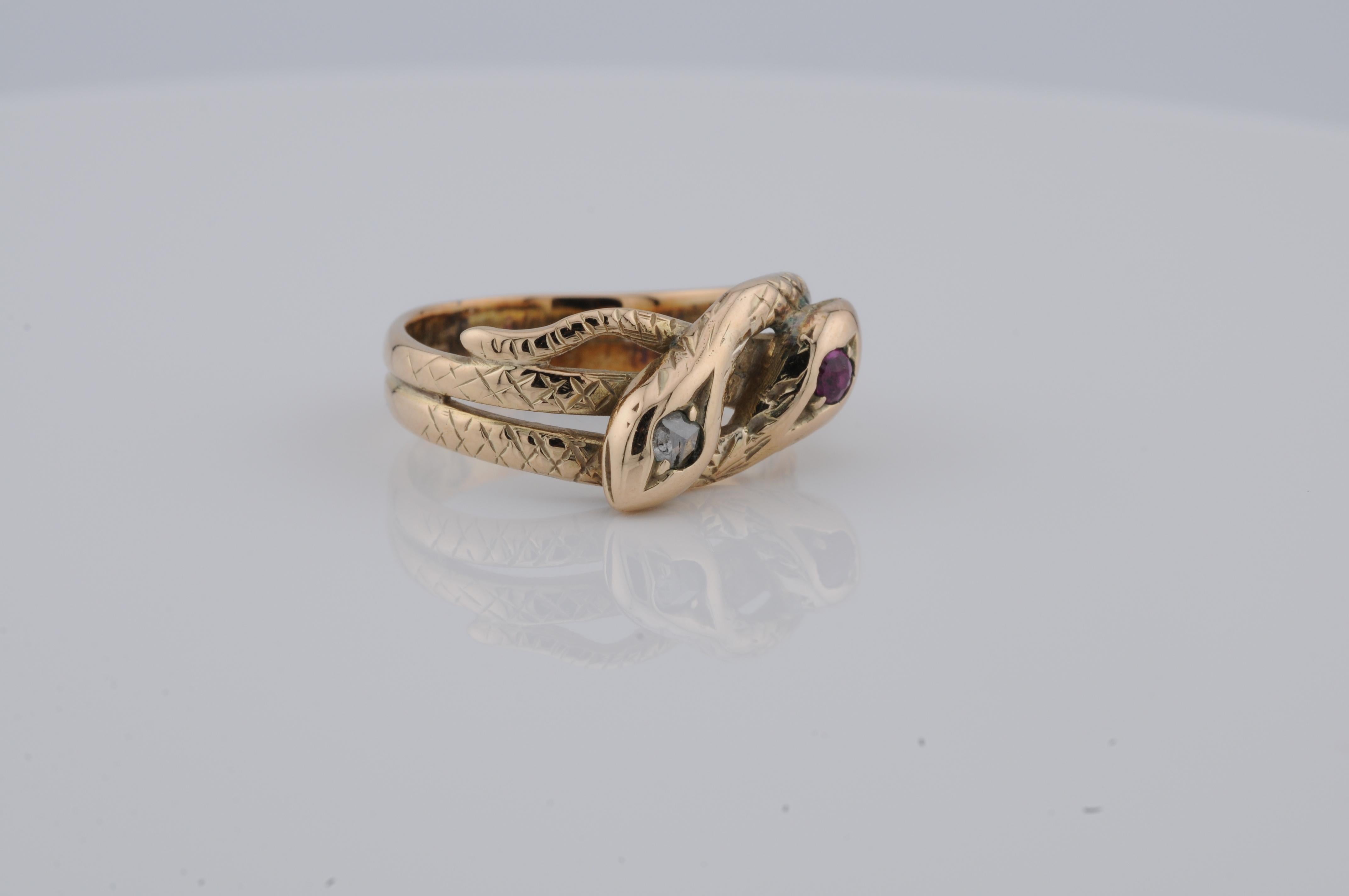 Bague serpent Art nouveau en or antique Bon état - En vente à Berlin, BE