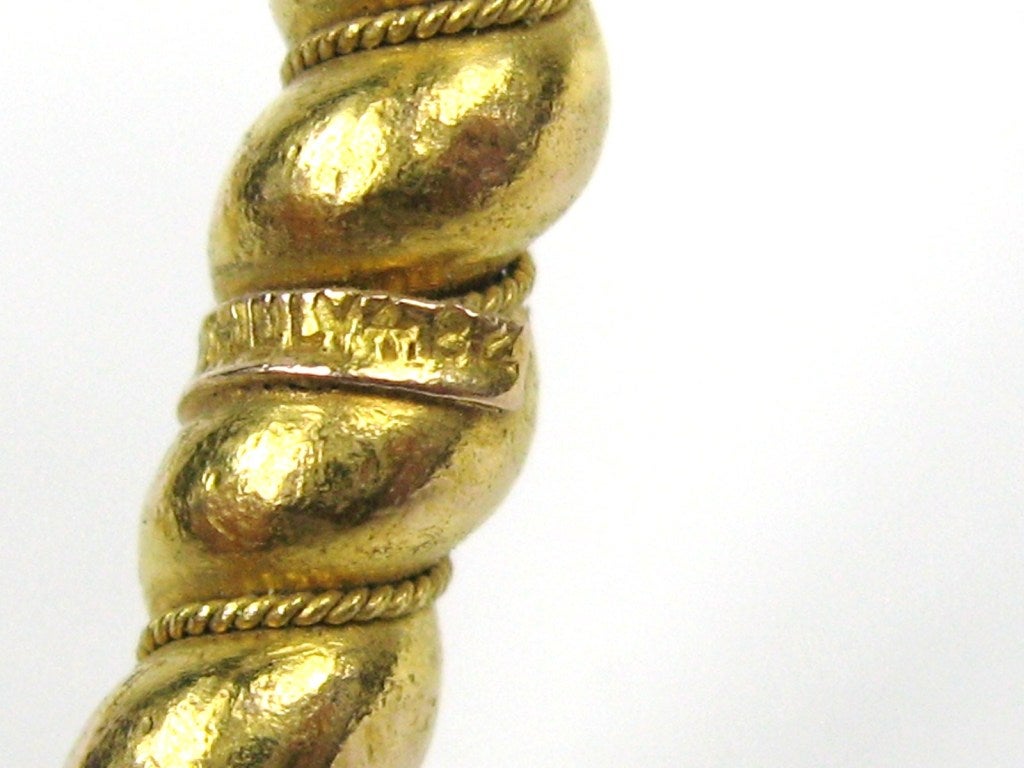  Paire de bracelets enveloppants victoriens anciens en or, 1882, quatrième juillet  en vente 3