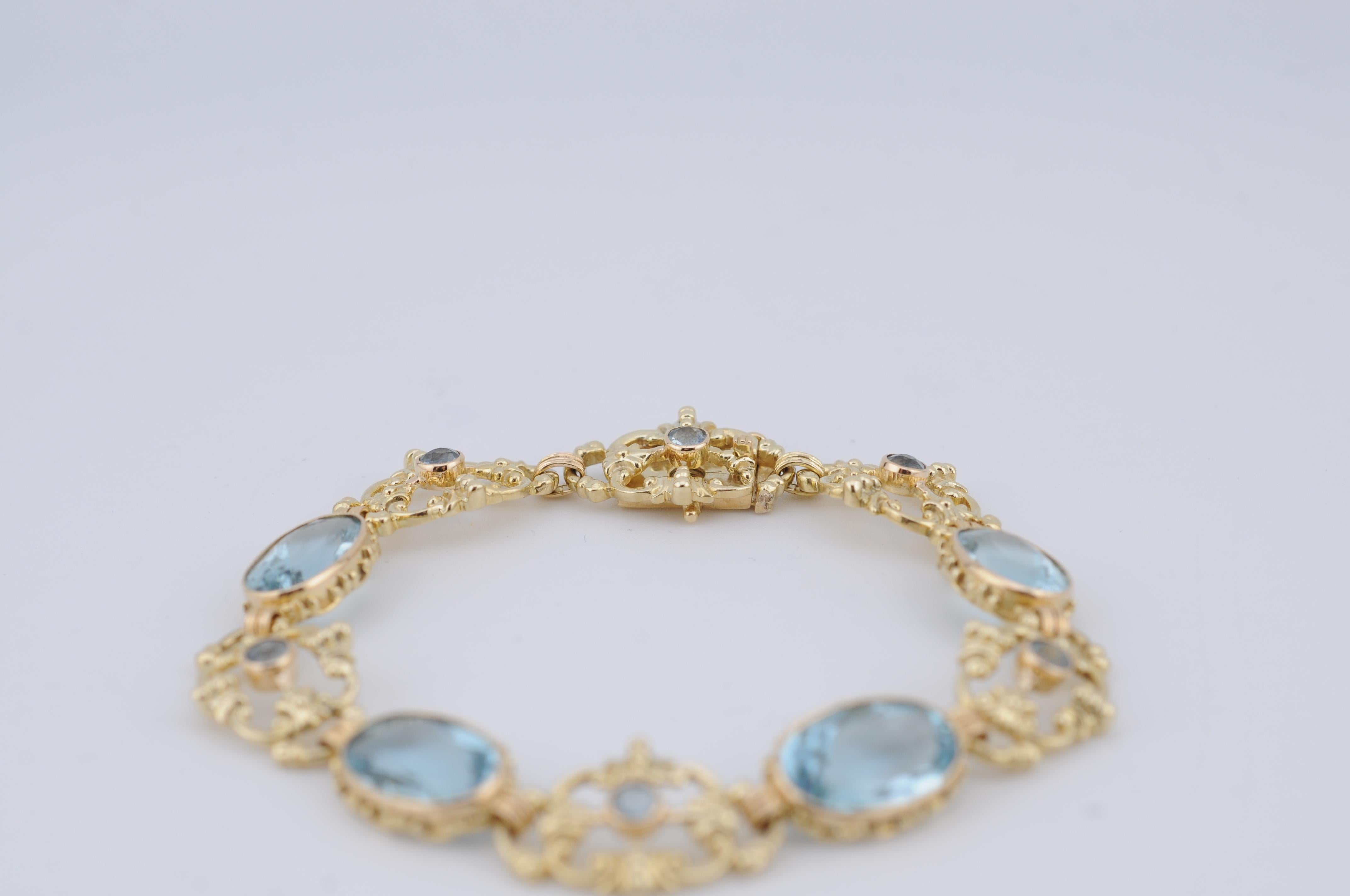 Gold Aquamarine Bracelet – 4×5 ct, Medium Blue For Sale 5