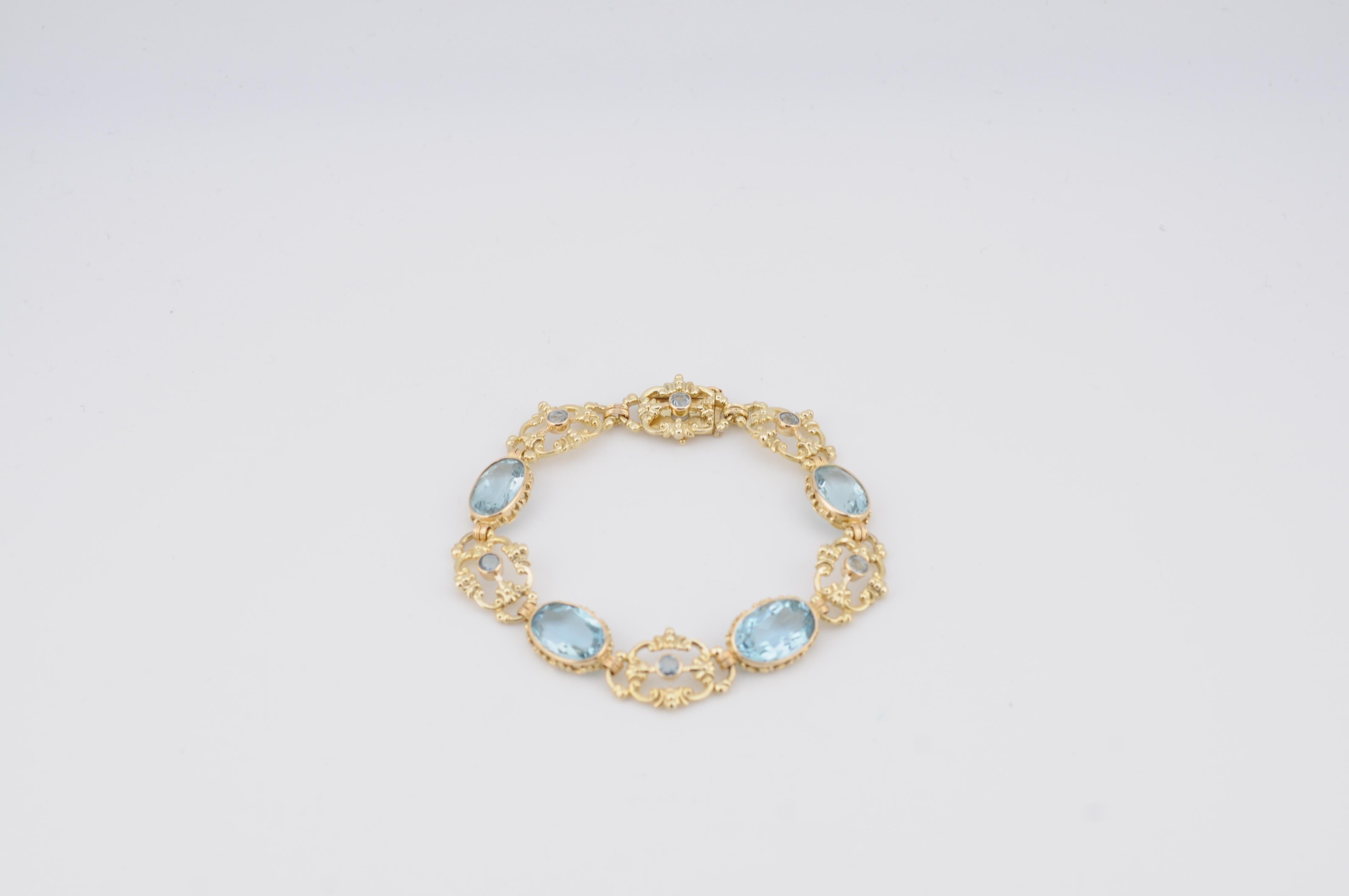 Oval Cut Gold Aquamarine Bracelet – 4×5 ct, Medium Blue For Sale