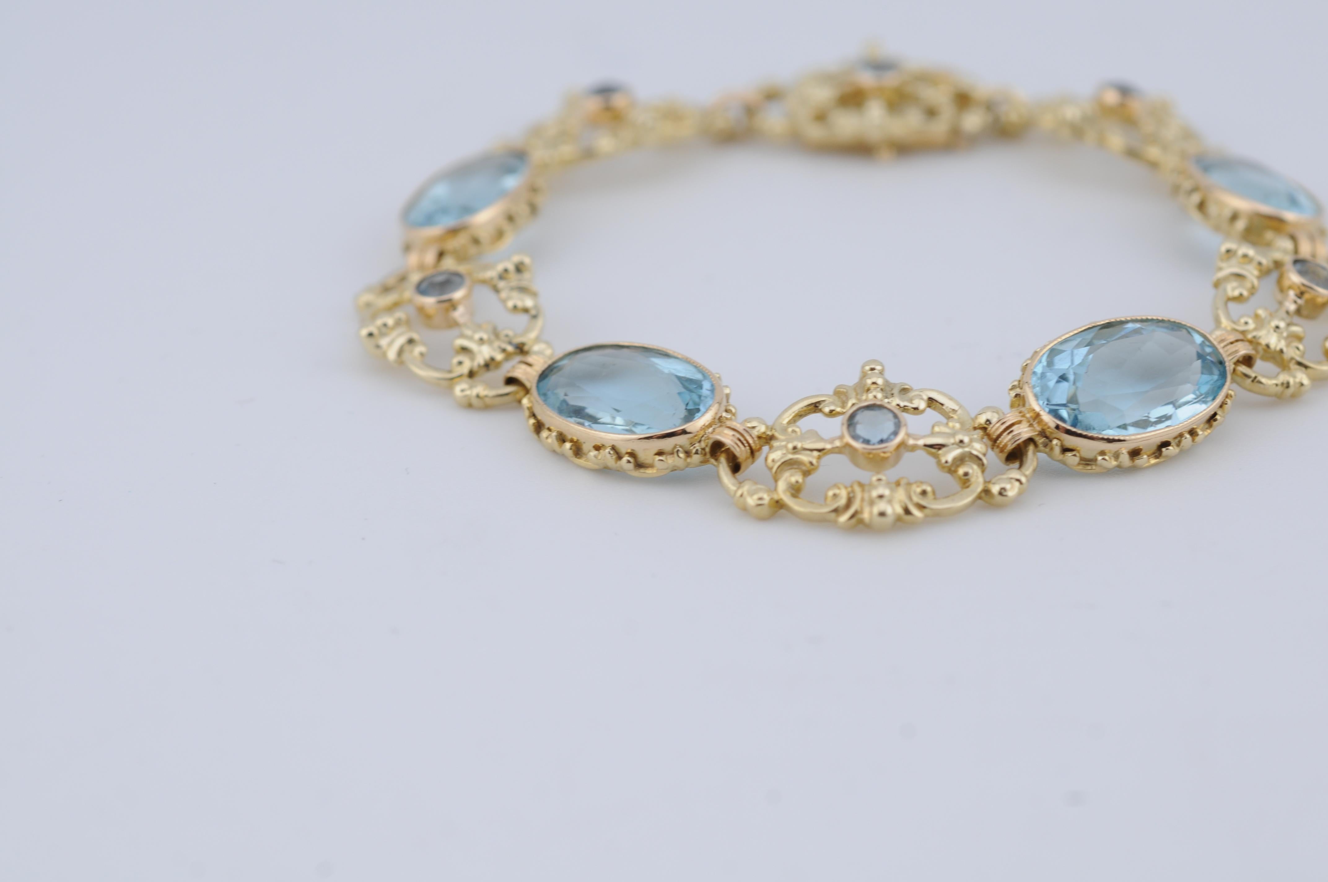 Gold Aquamarine Bracelet – 4×5 ct, Medium Blue For Sale 3
