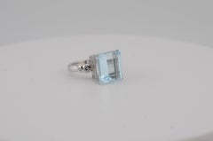 Gold Aquamarine Ring with Diamonds White gold