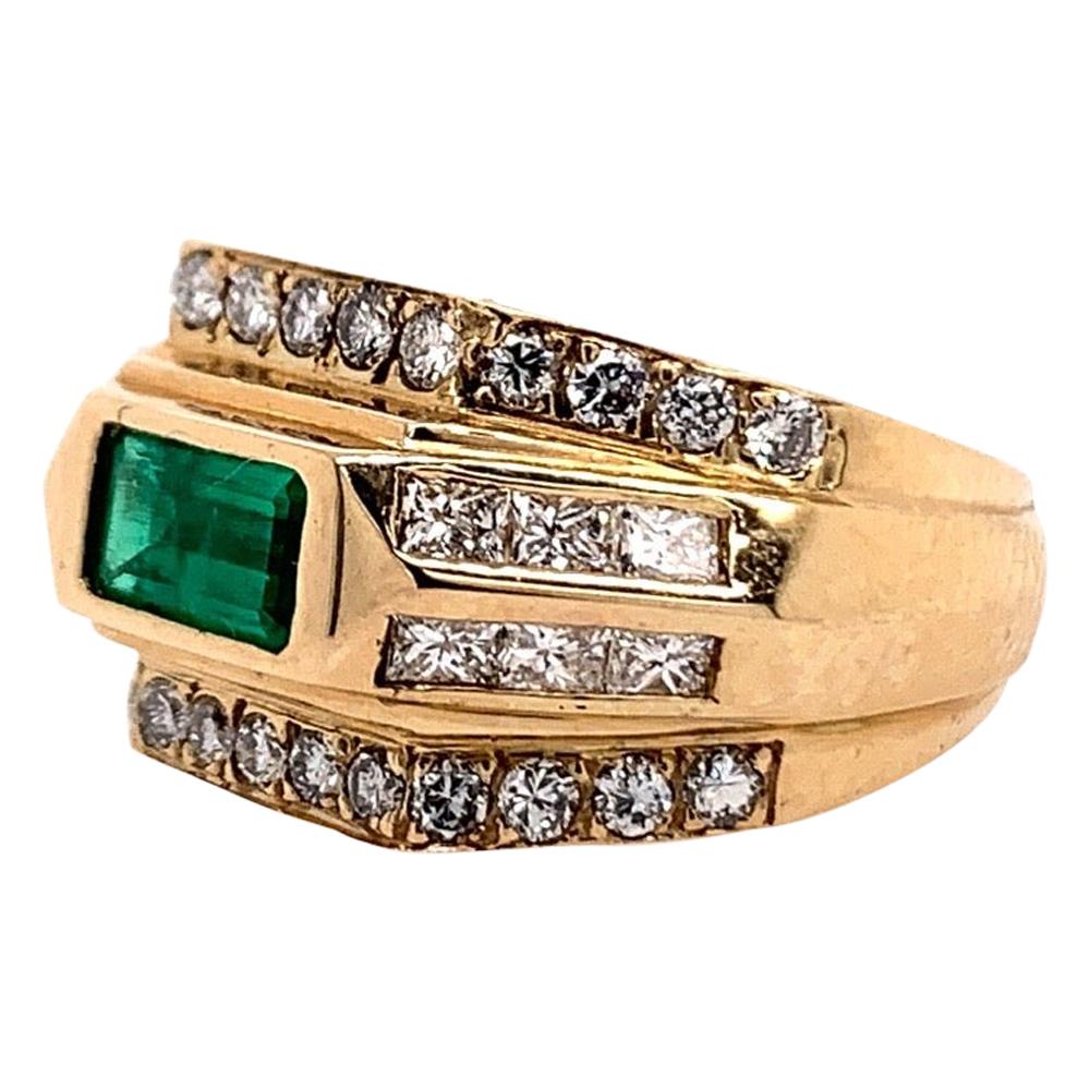 Art Deco Style 2 Carat Ring Natural Green Emerald and Diamond Cocktail For Sale