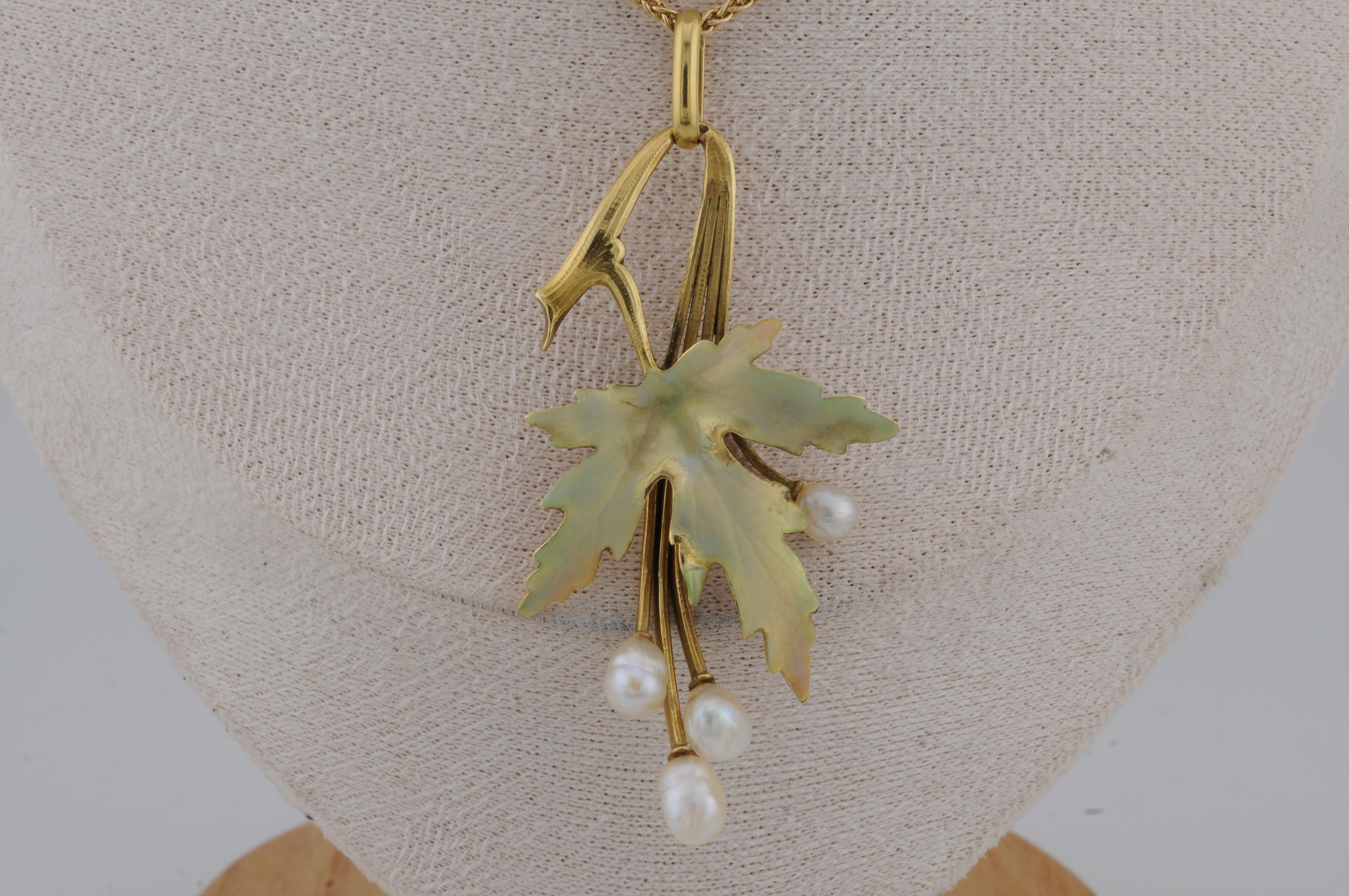 Jugendstil-Anhänger aus Gold und 18 Karat Gelbgold mit Gold im Angebot 1