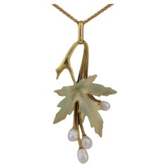 Gold Art Nouveau Pendant in 18K Yellow Gold