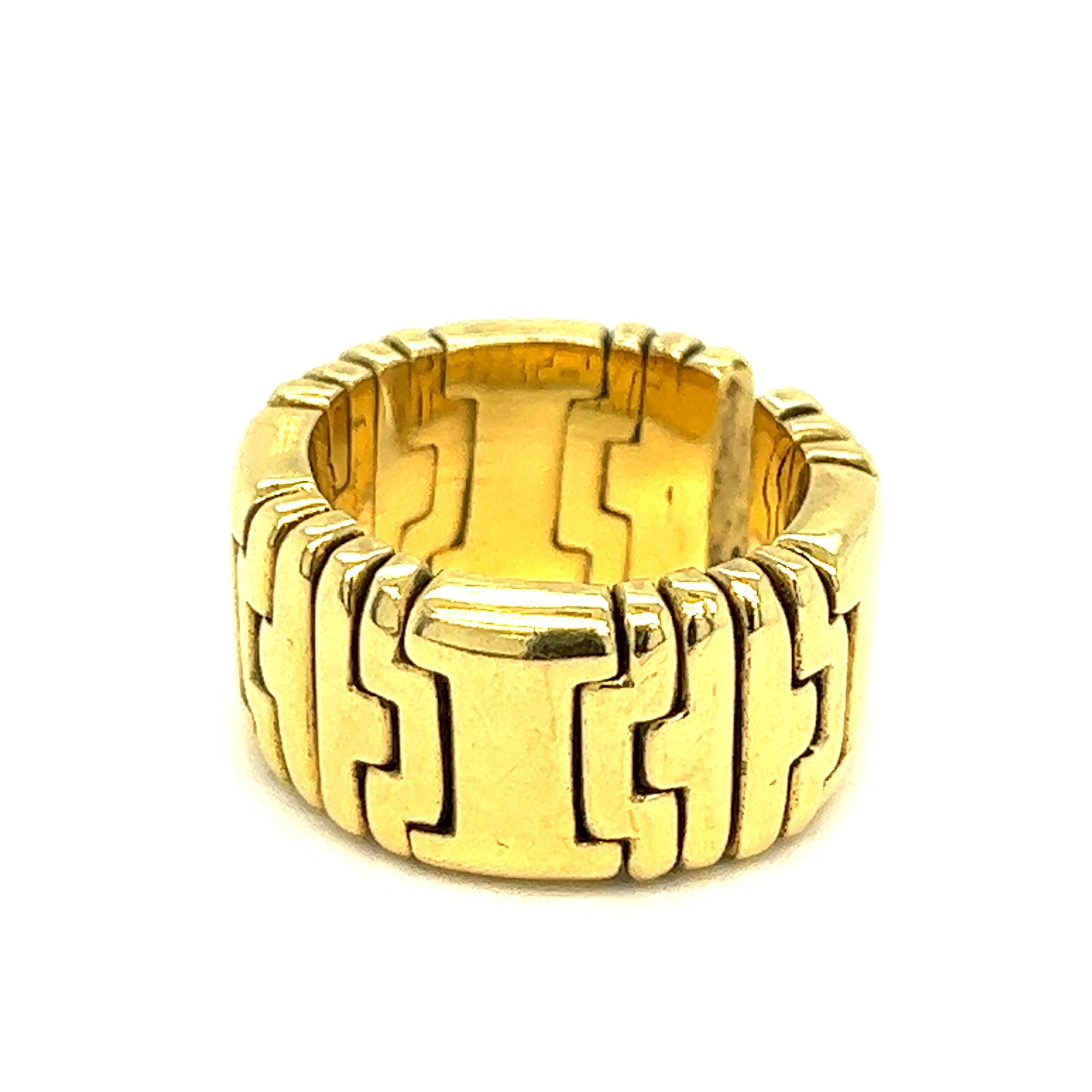 Gold band ring, made in Italy

18 karat yellow gold; marked Fred, Italy

Size: 5.5 US
Total weight: 19.8 grams