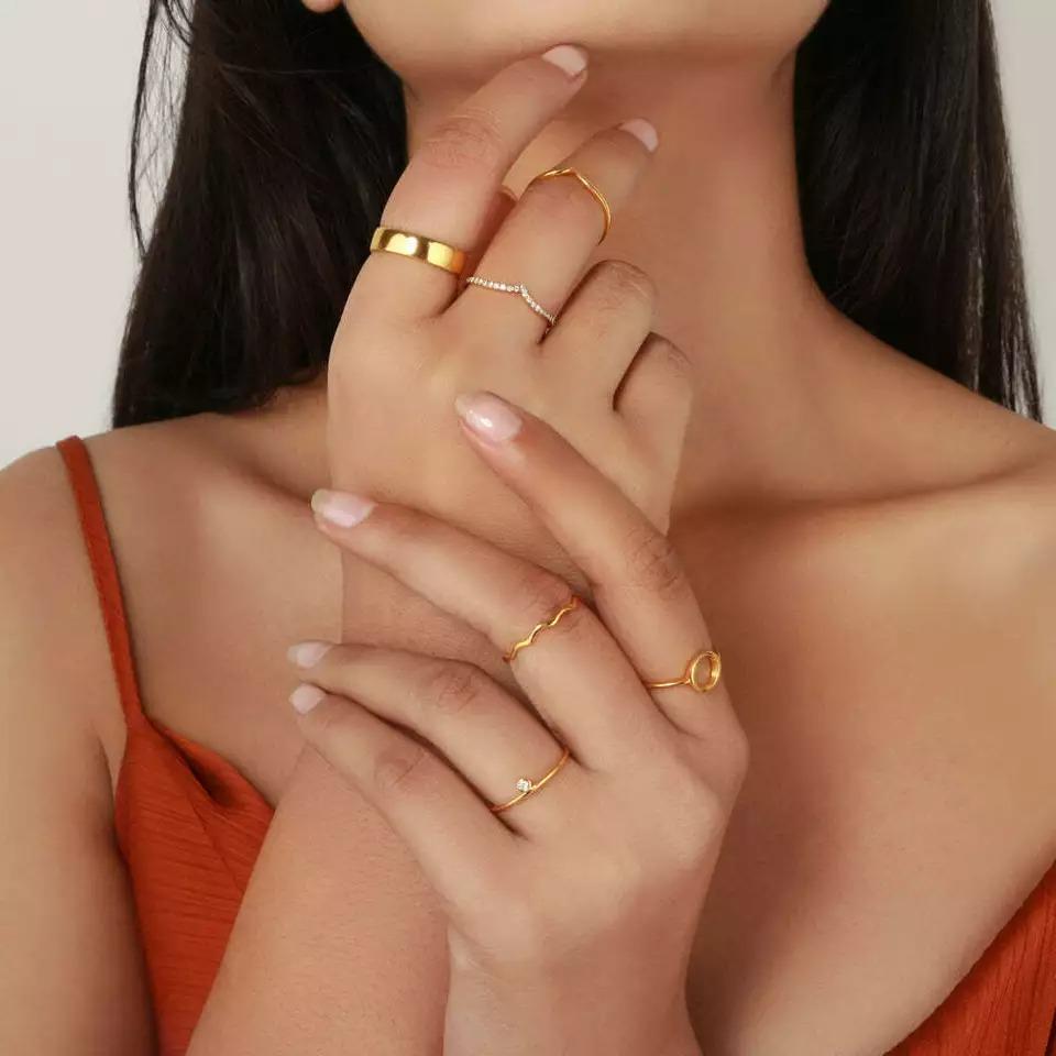 Thick 14K Yellow Gold Wedding Solid Ring Band Unisex In New Condition For Sale In Chicago, IL
