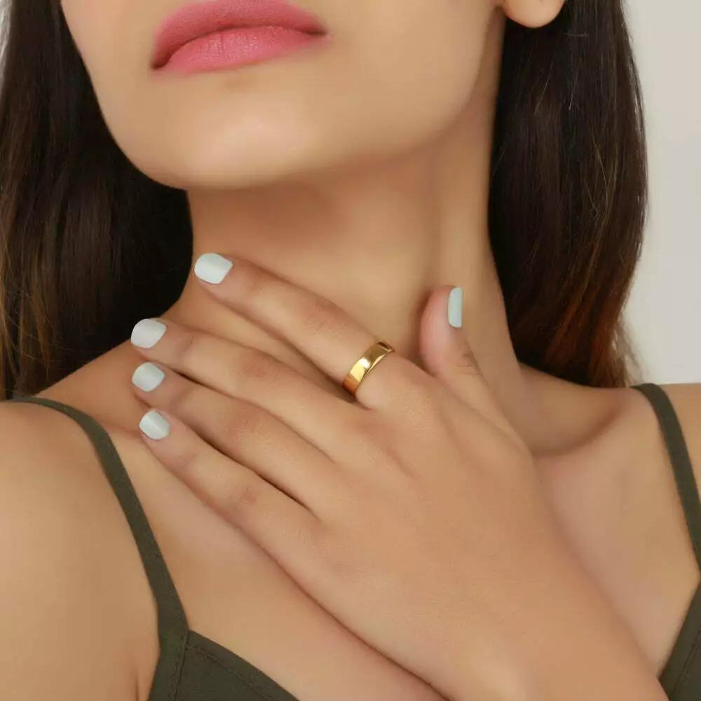 Thick 14K Yellow Gold Wedding Solid Ring Band Unisex For Sale 1